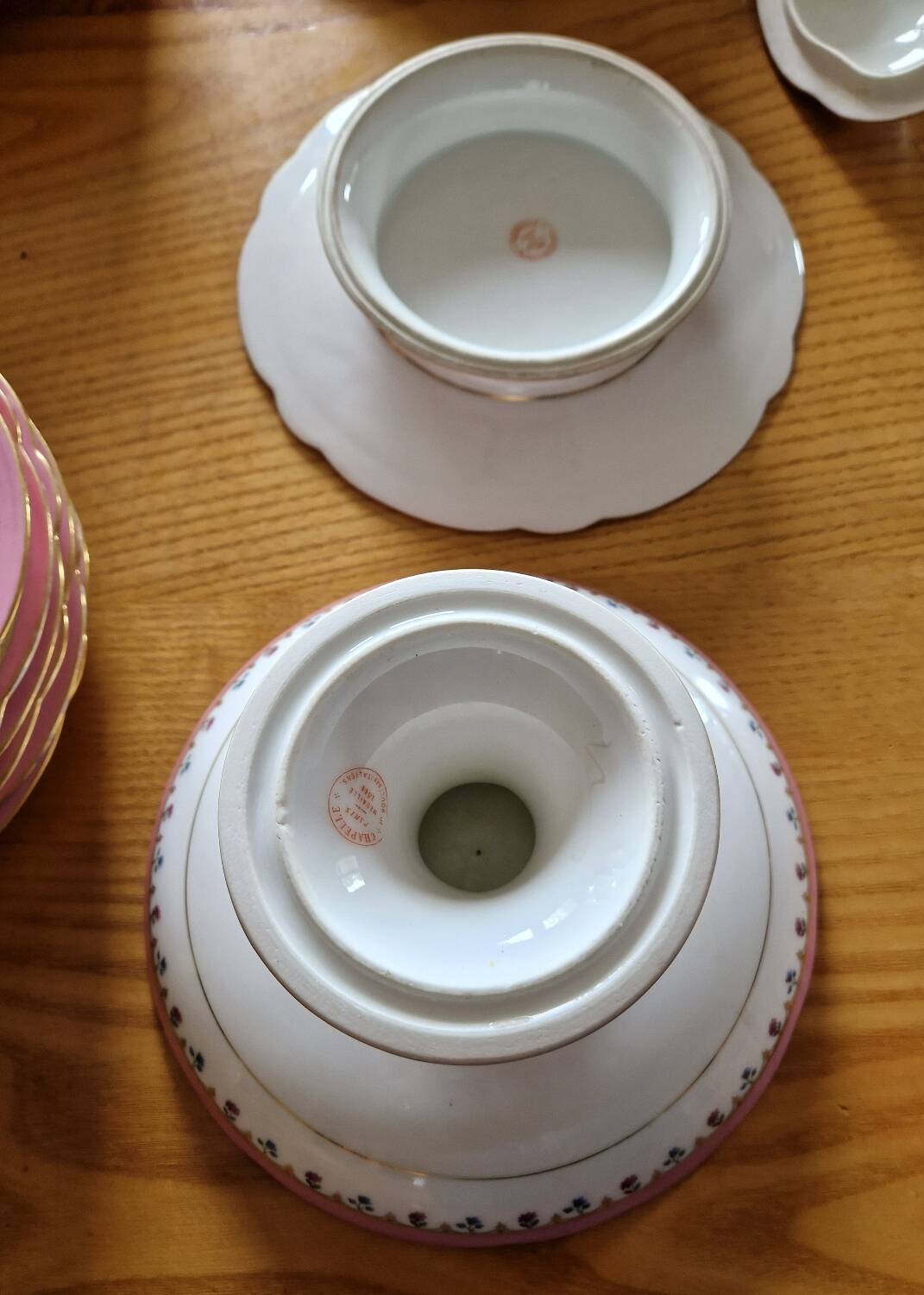 25-piece porcelain dinner service