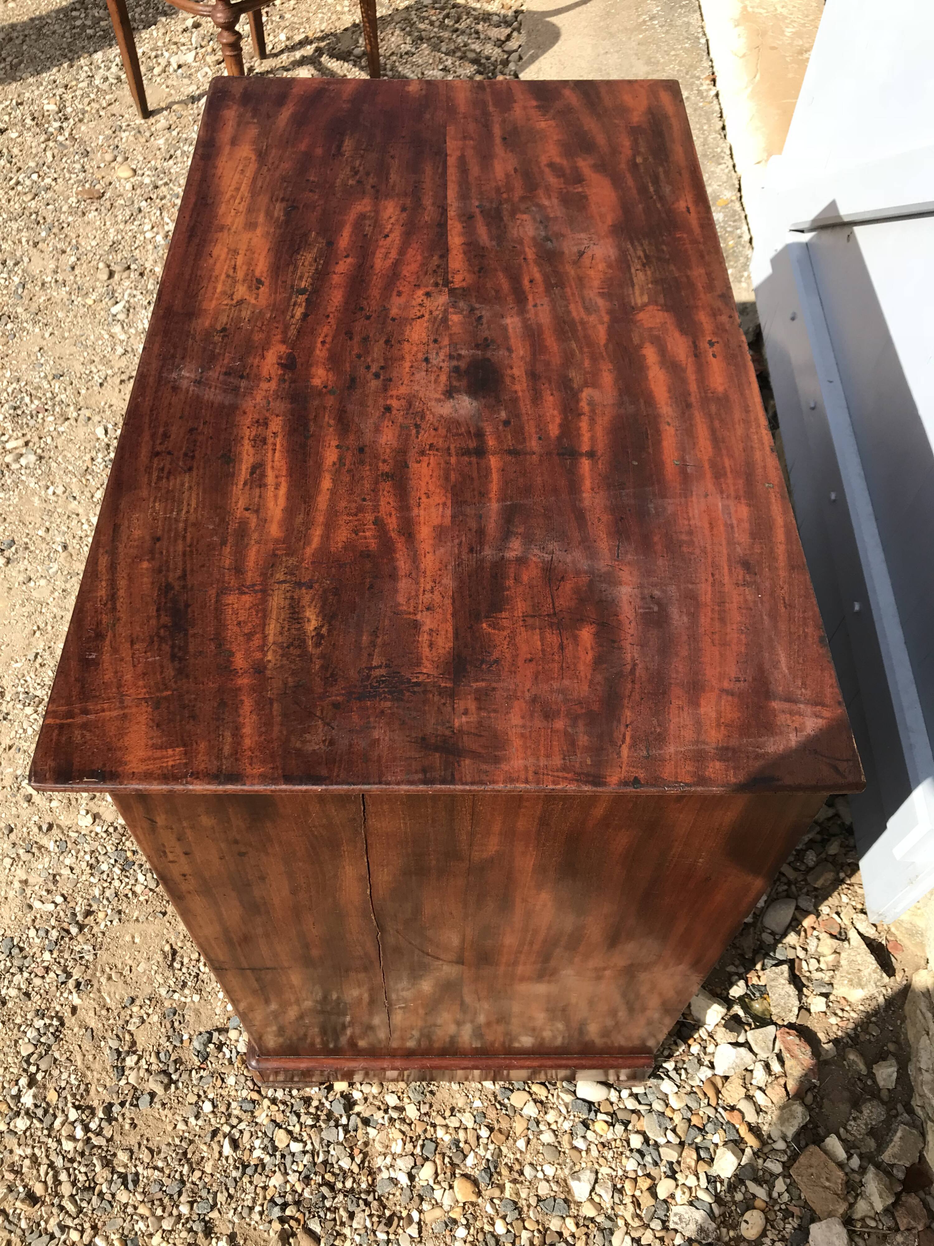 Entrance Cabinet / Buffet