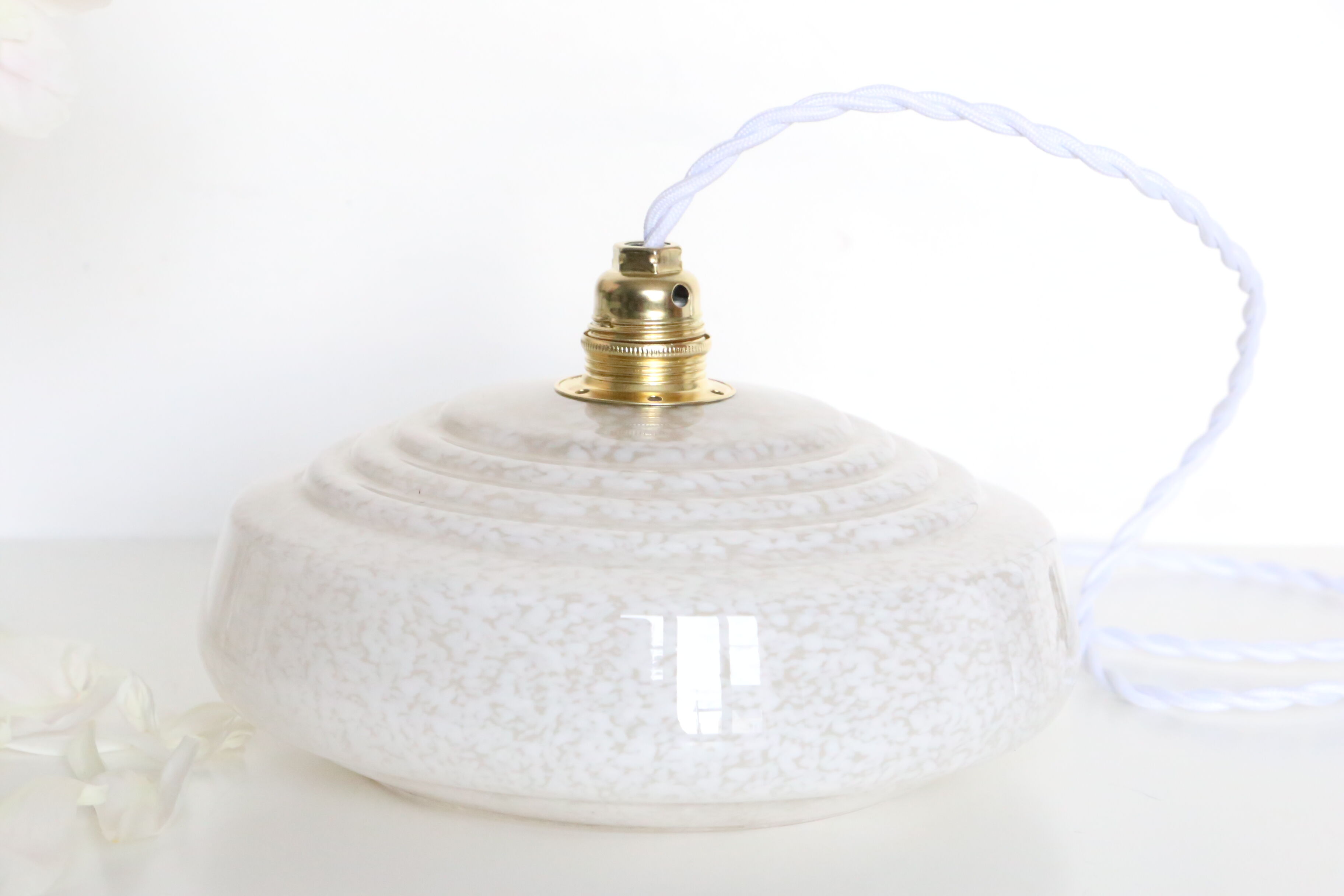 White Clichy glass hanging