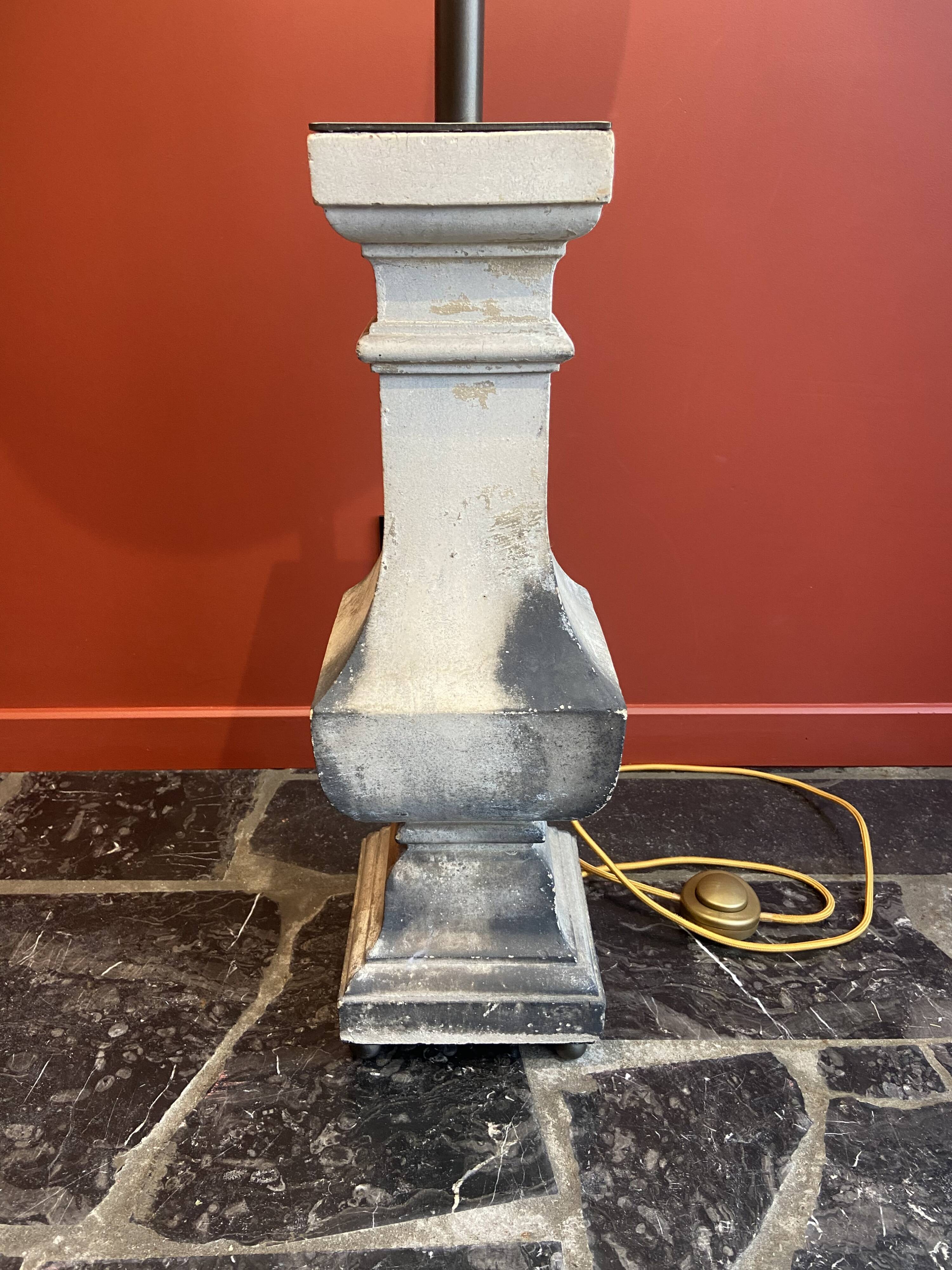 "Balustrade" lamp in terracotta, Ashoka silk shade, pistachio green.