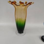 Très grand vase en verre bicolore, milieu du XX ème siècle.