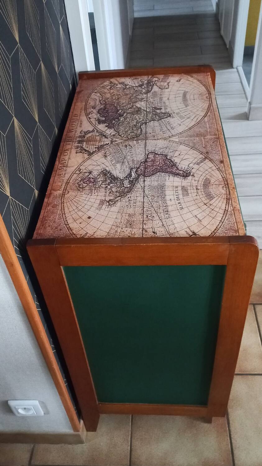 Vintage chest of drawers