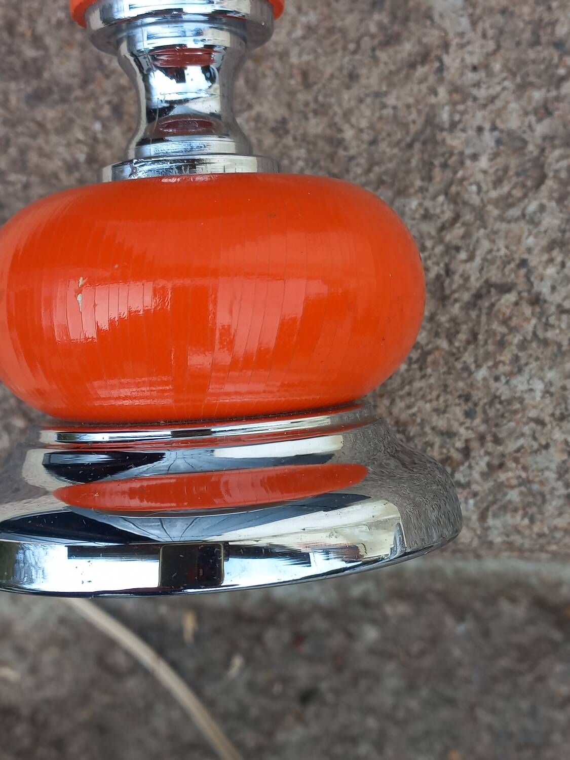 Designer lamp from the 70s in chrome metal and orange lacquered wood