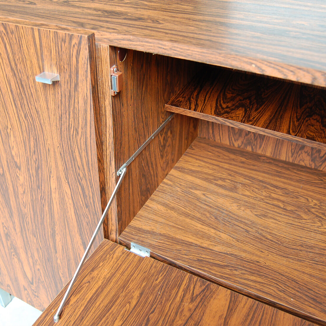 Meuble bar modèle "1293" de Pierre Guariche pour Meurop 1960s