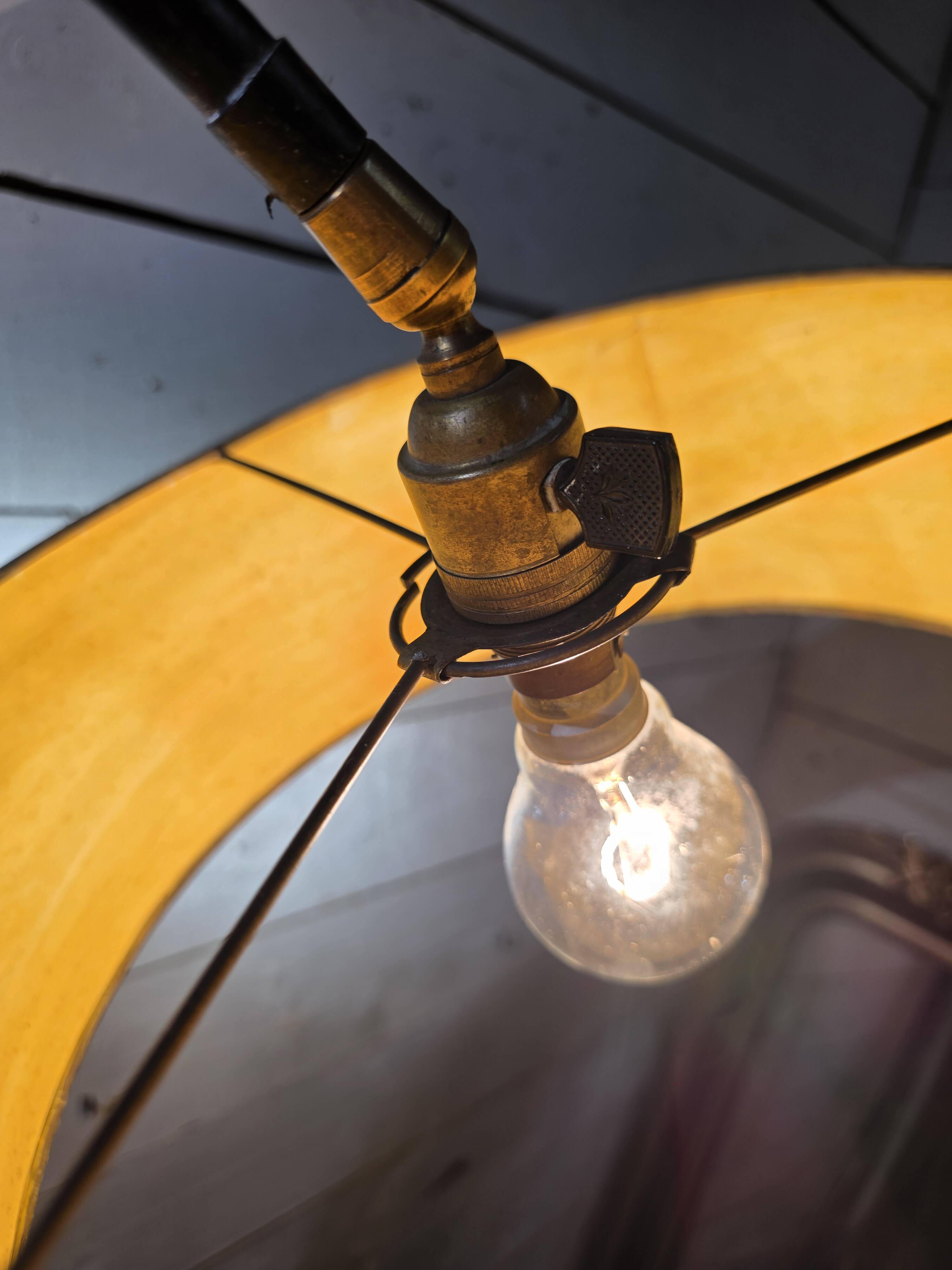Lampadaire tripode style Matégot années 50