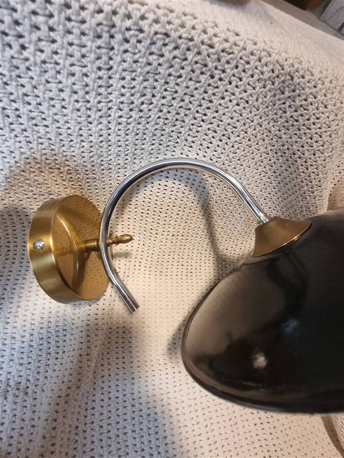 Wall lights in enamelled sheet metal