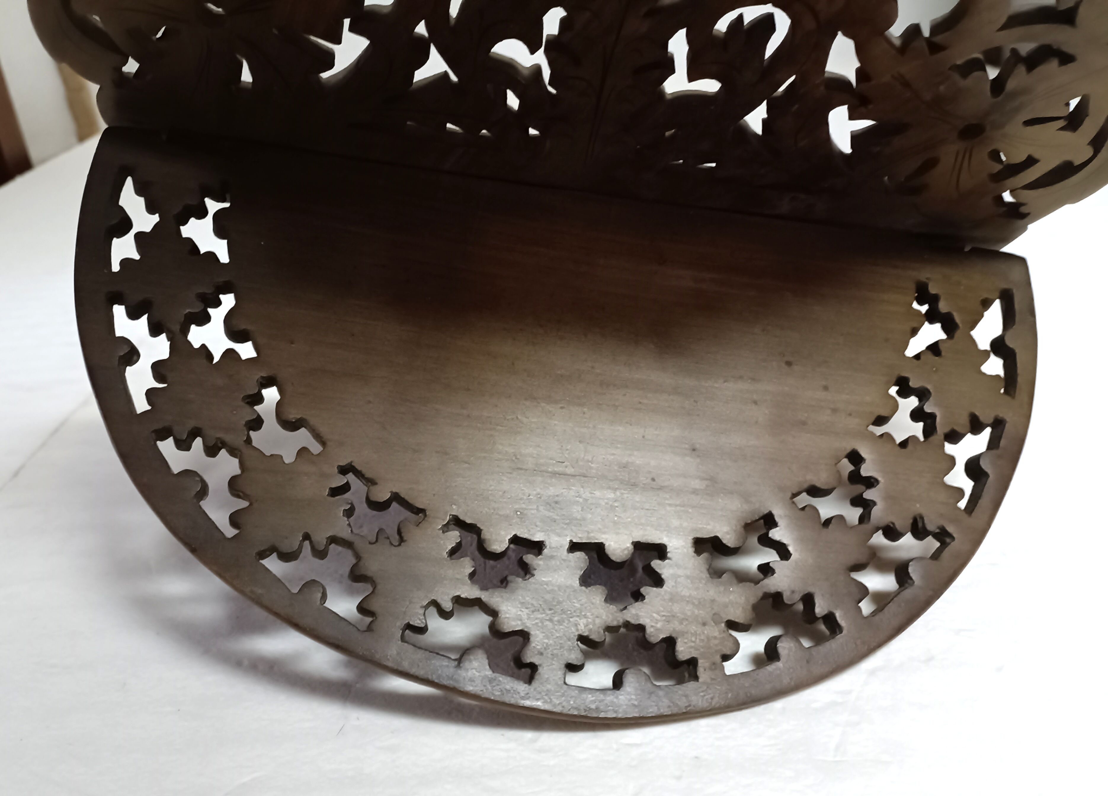 Openwork wood shelf articulated marquetry of Sorrento XIX century
