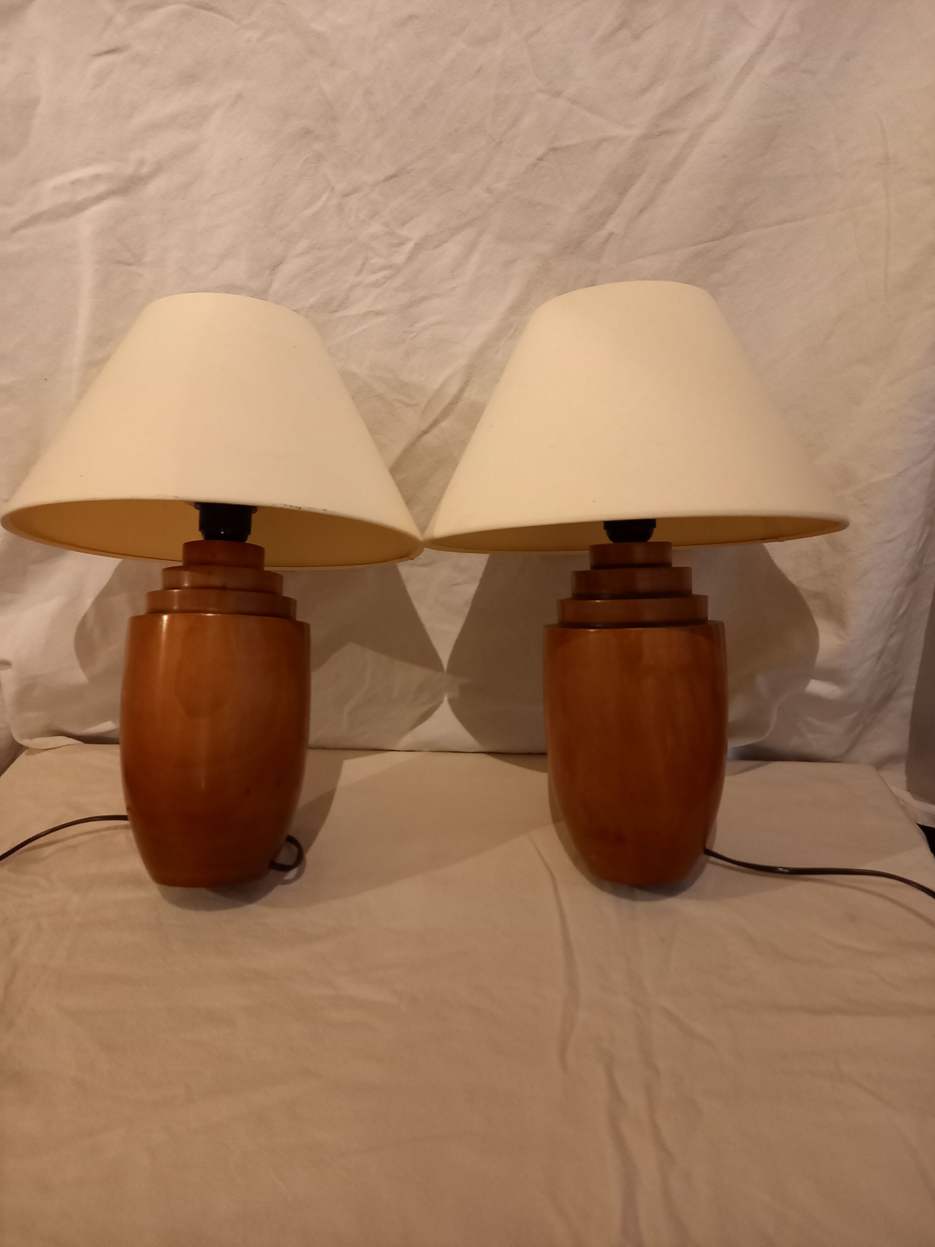 Pair of bedside lamps, varnished wooden foot, art deco spirit, 1980s/1990s