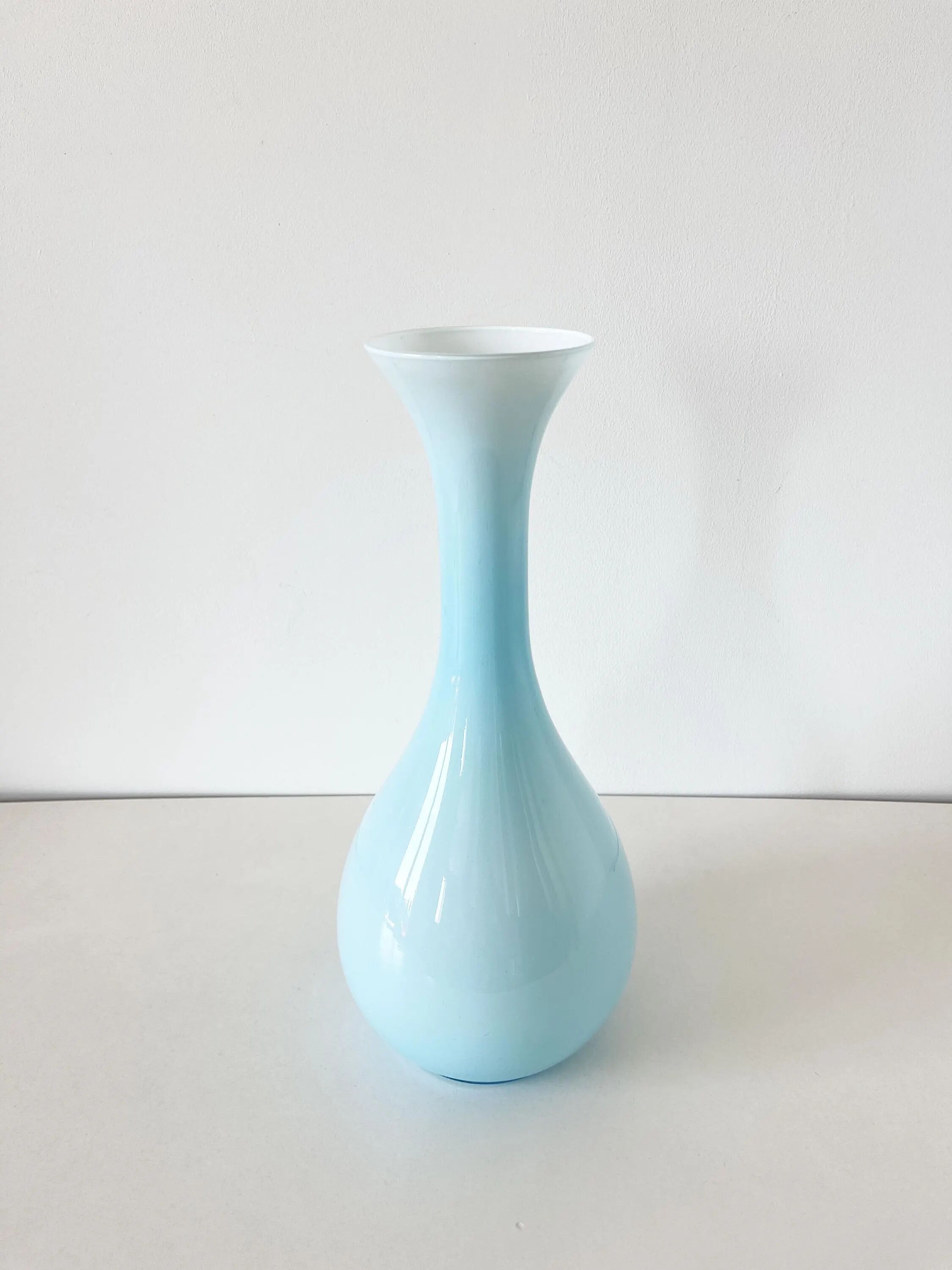 Large Italian vase in turquoise opaline from the 1960s.
