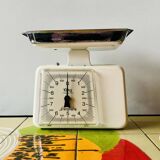 Stube - vintage household scale in white painted metal - force 10