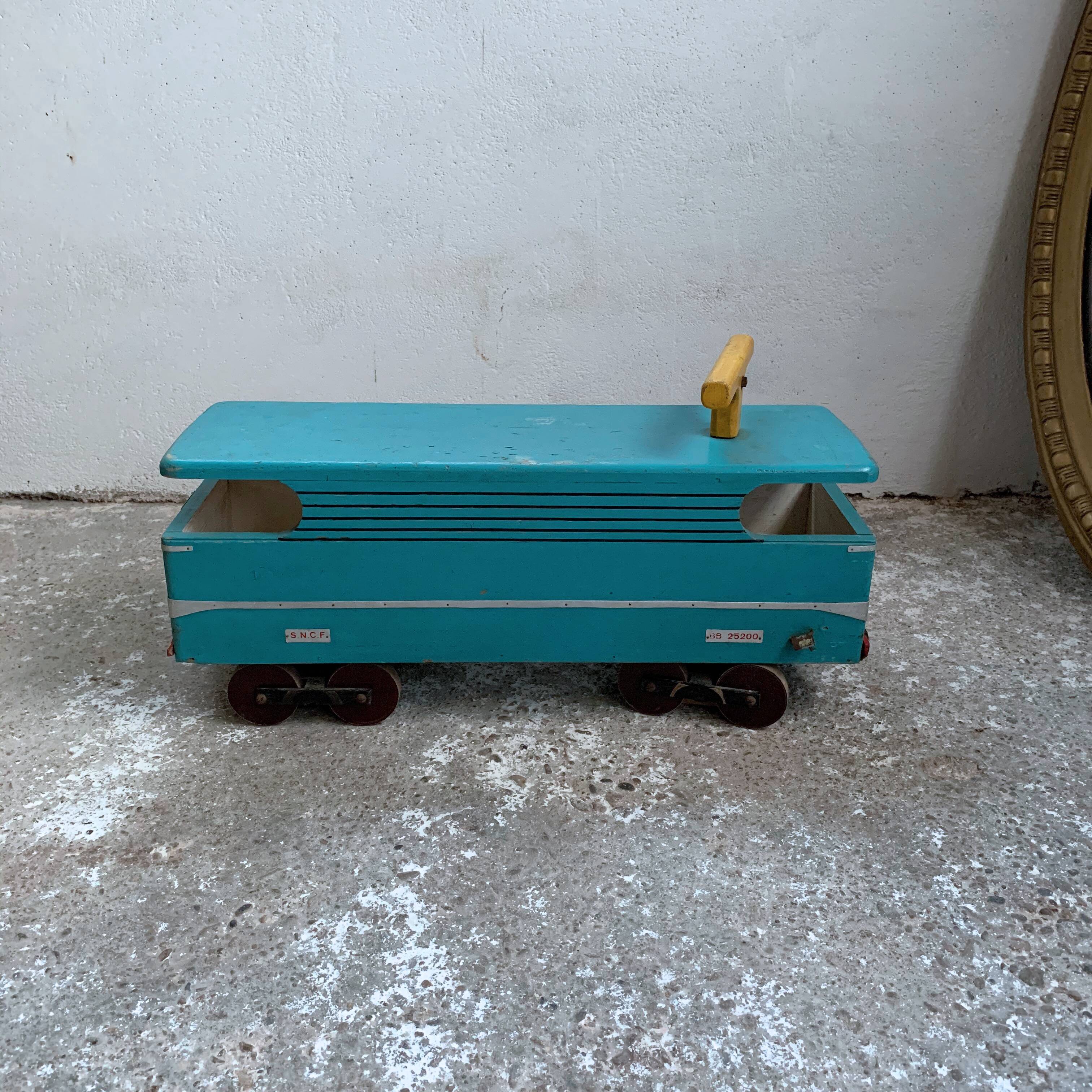 Former carrier Toy locomotive SNCF