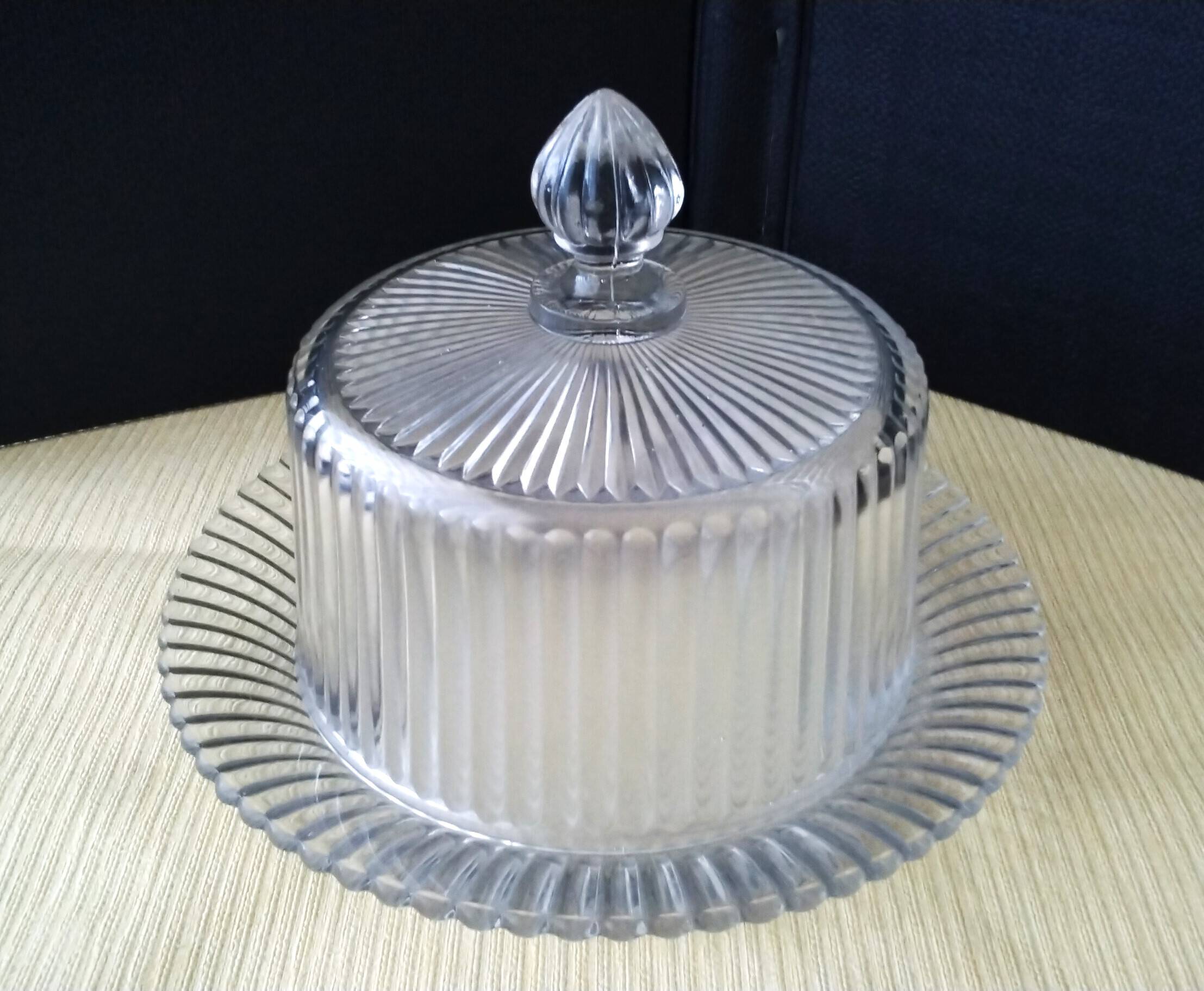 Cloche à fromage sur son plateau Val Saint Lambert