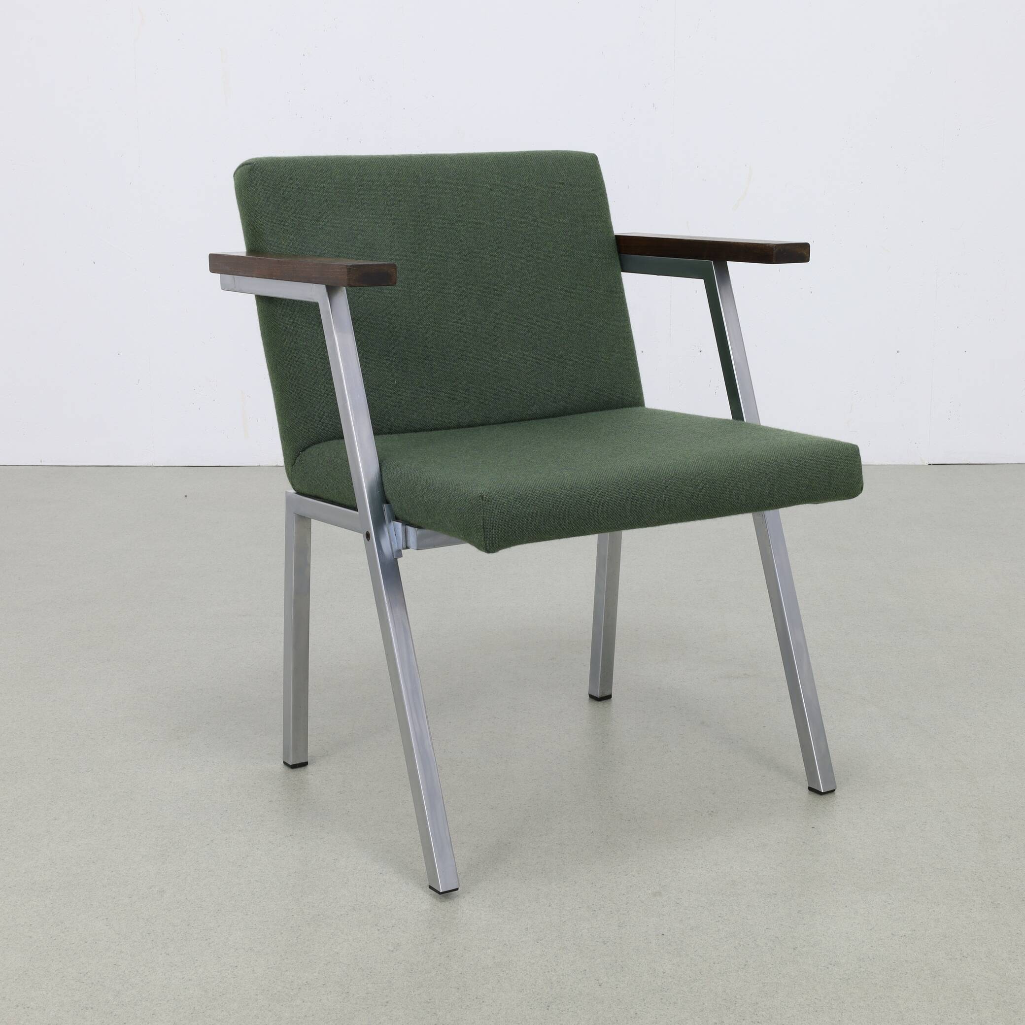 Vintage Armchair in Wool and Chrome by Martin Visser for t' Spectrum, 1960s