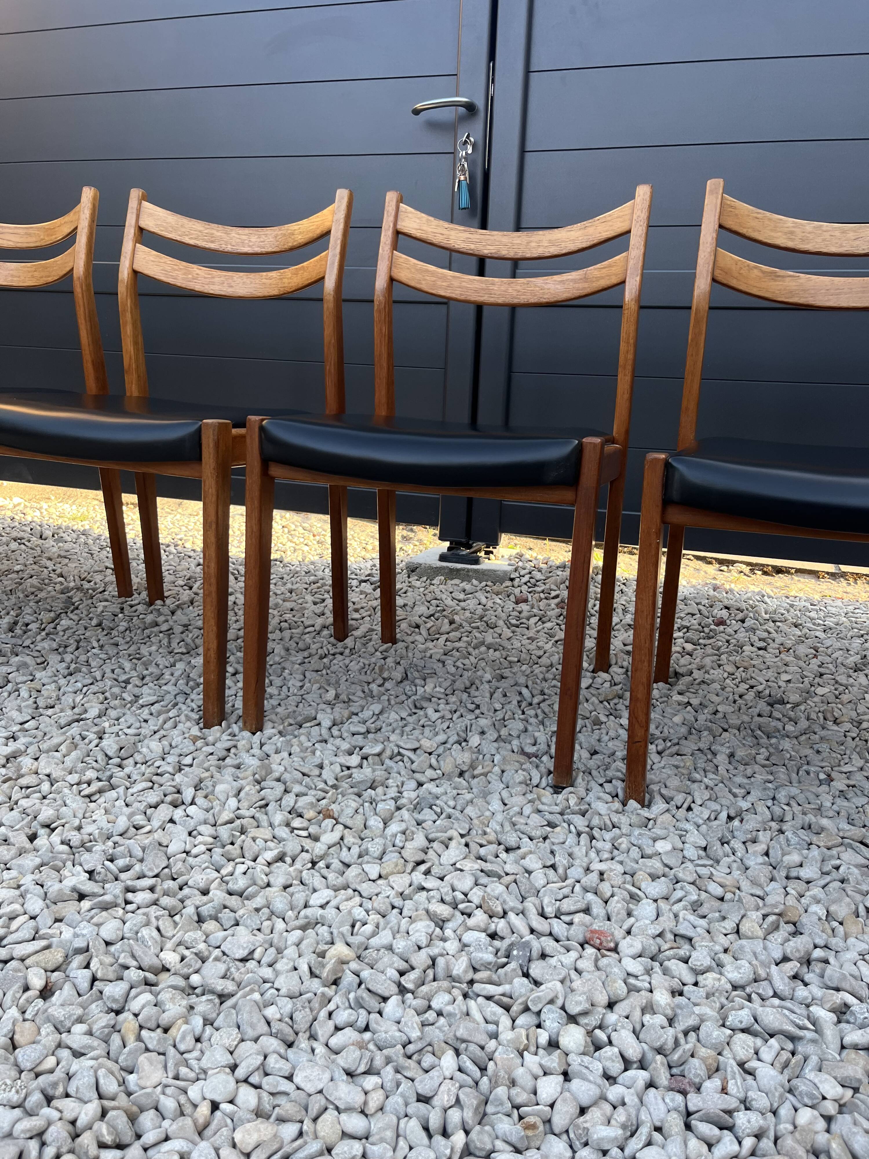 Set de 6 chaises scandinave en teck et cuir noir