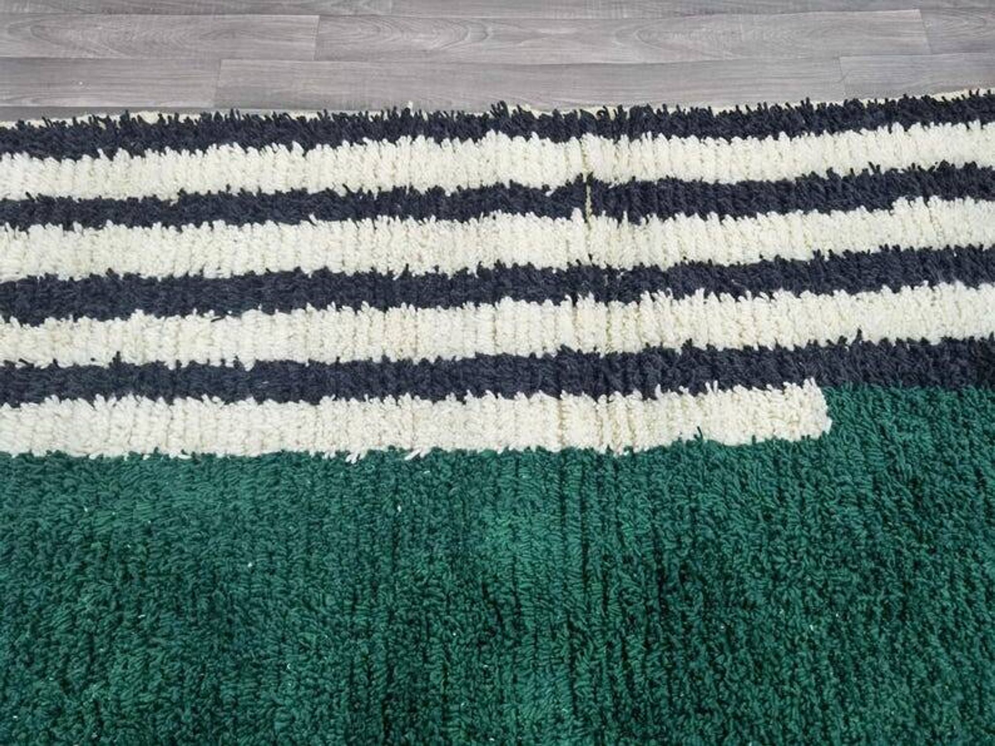 Magnifique tapis berbère vert décoré 200/300cm