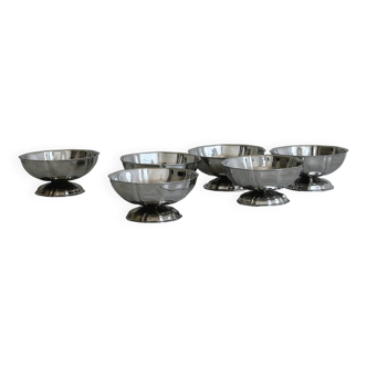 6 metal cups