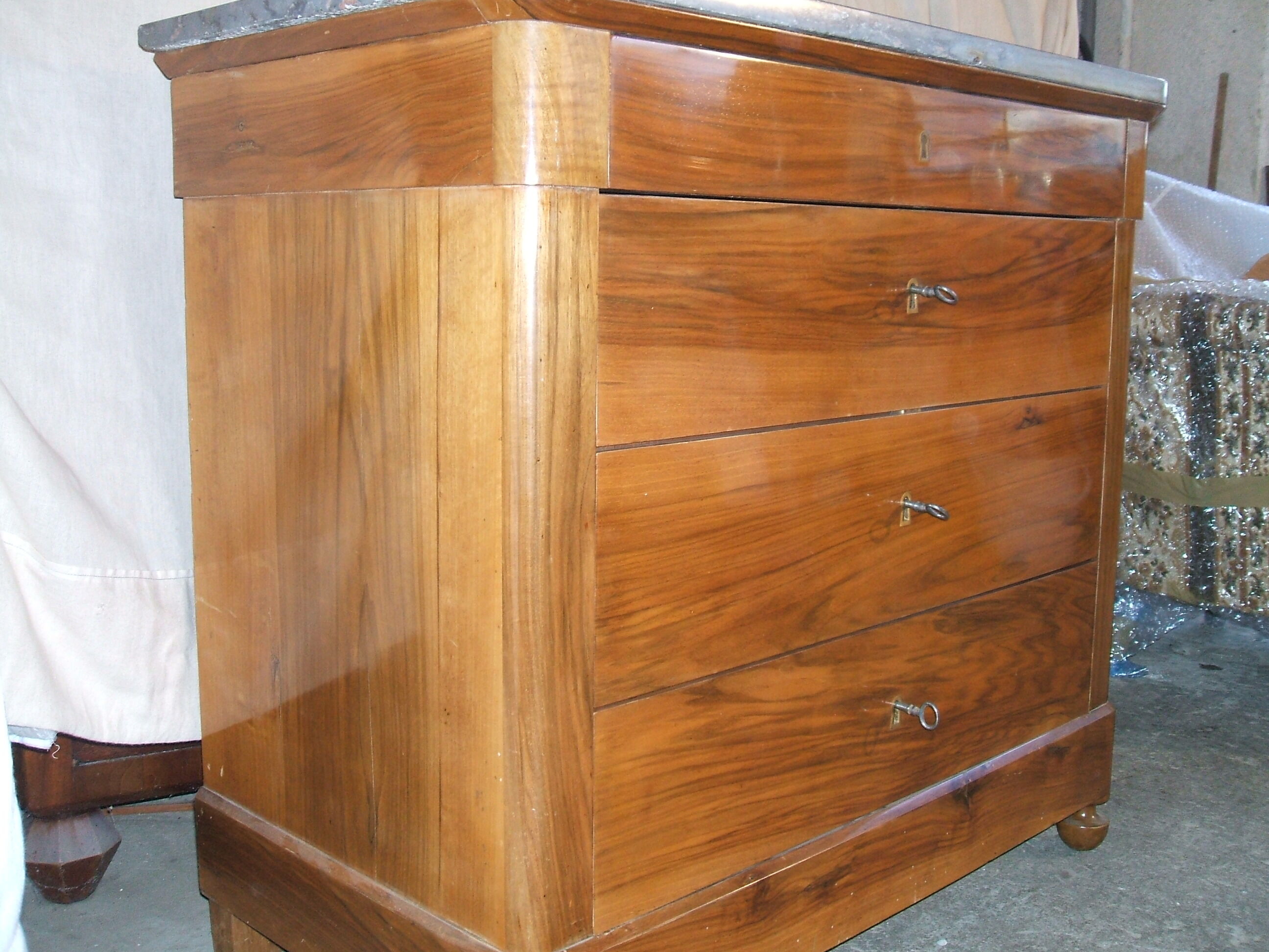 Dresser of Restauration era