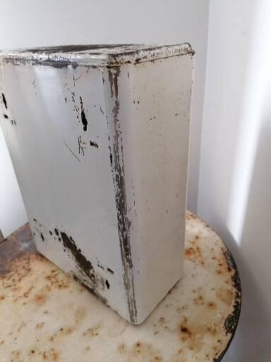 Metal wall toilet cabinet