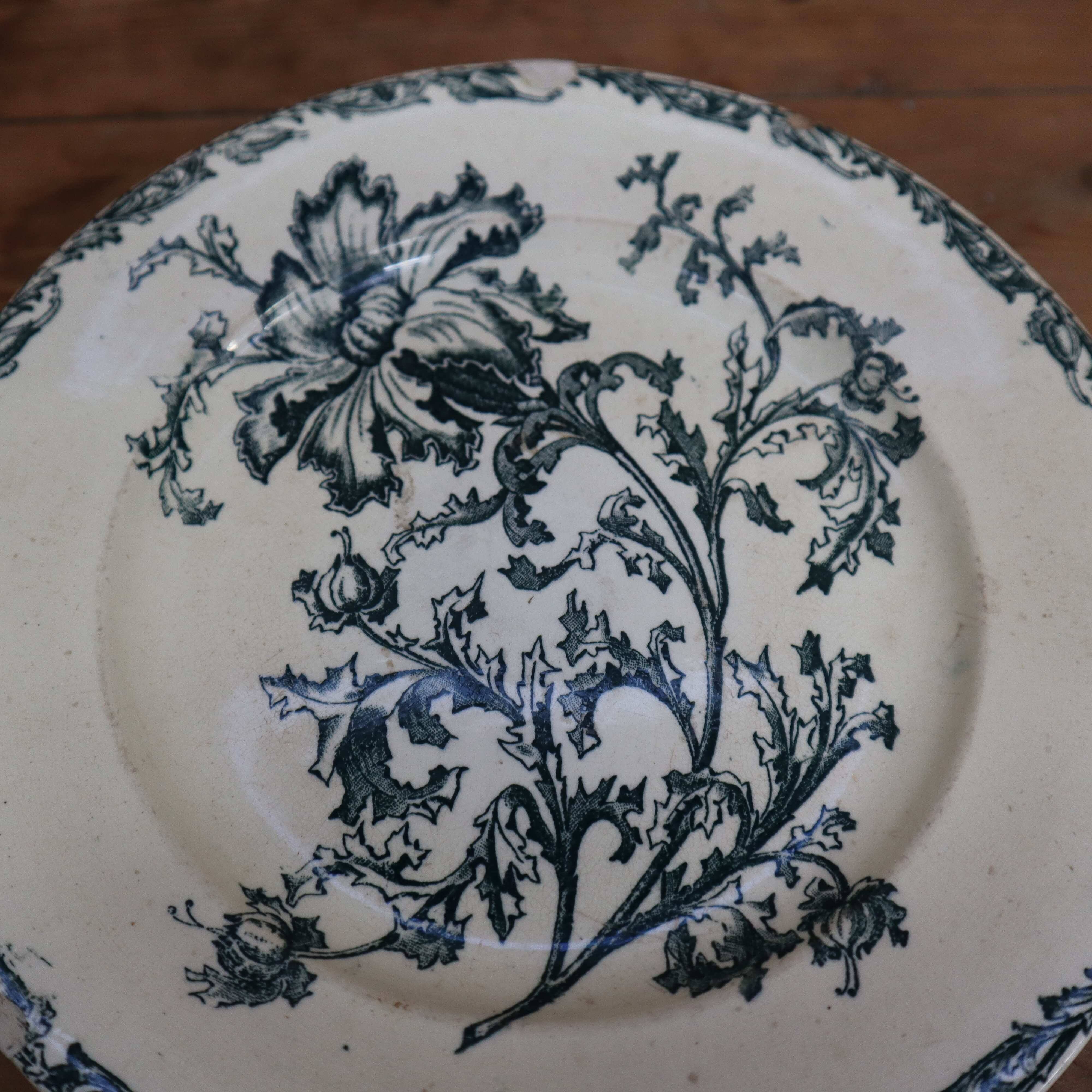 Thistles footed dish/compotier DATURA model (Jules VIEILLARD Bordeaux)