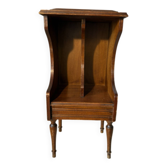 Vintage wooden magazine rack – curved lines and tapered legs