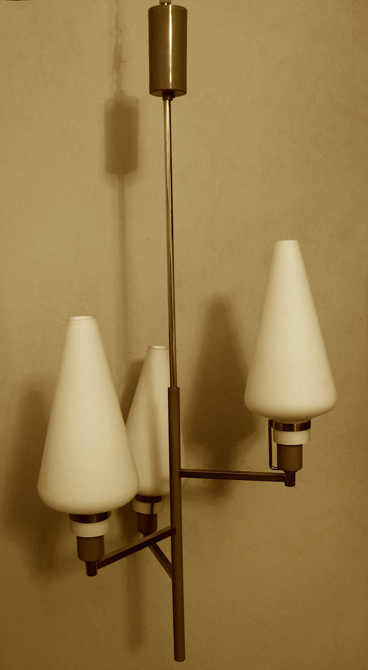 Italian brass and glass small chandelier, Stilnovo period 1950