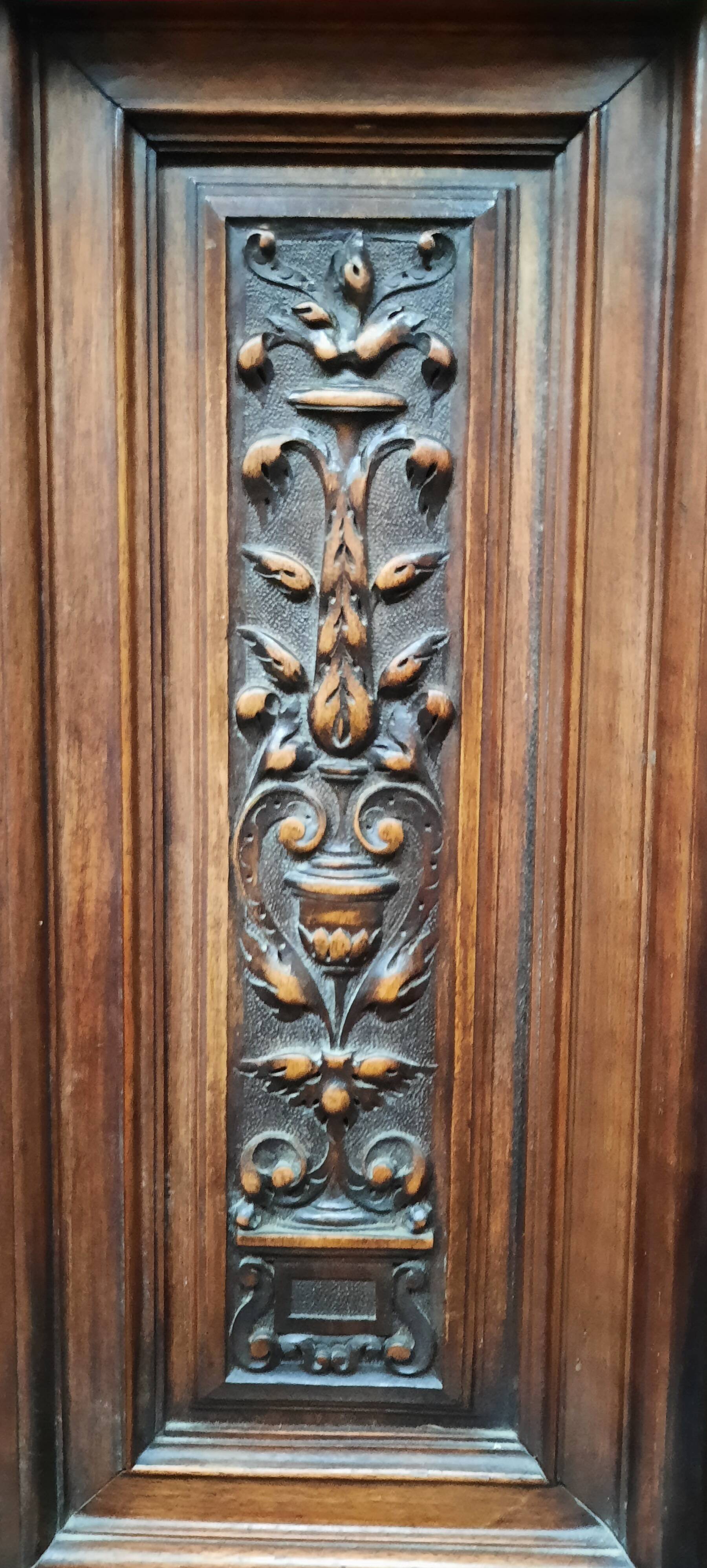 Renaissance style furniture with 4 doors