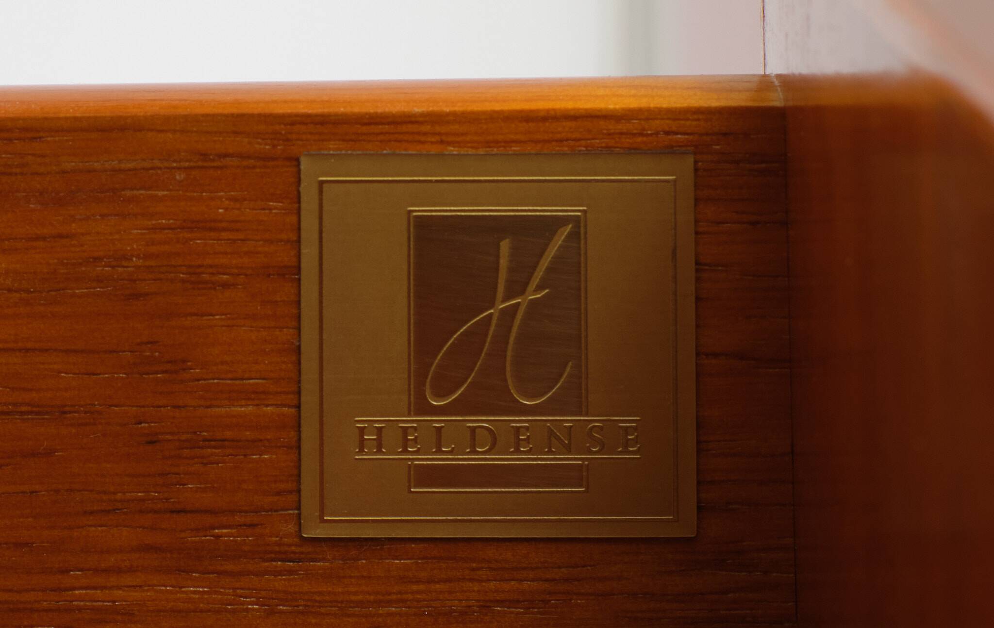 Heldense Exclusive English furniture Cherry wood cabinets 1970s