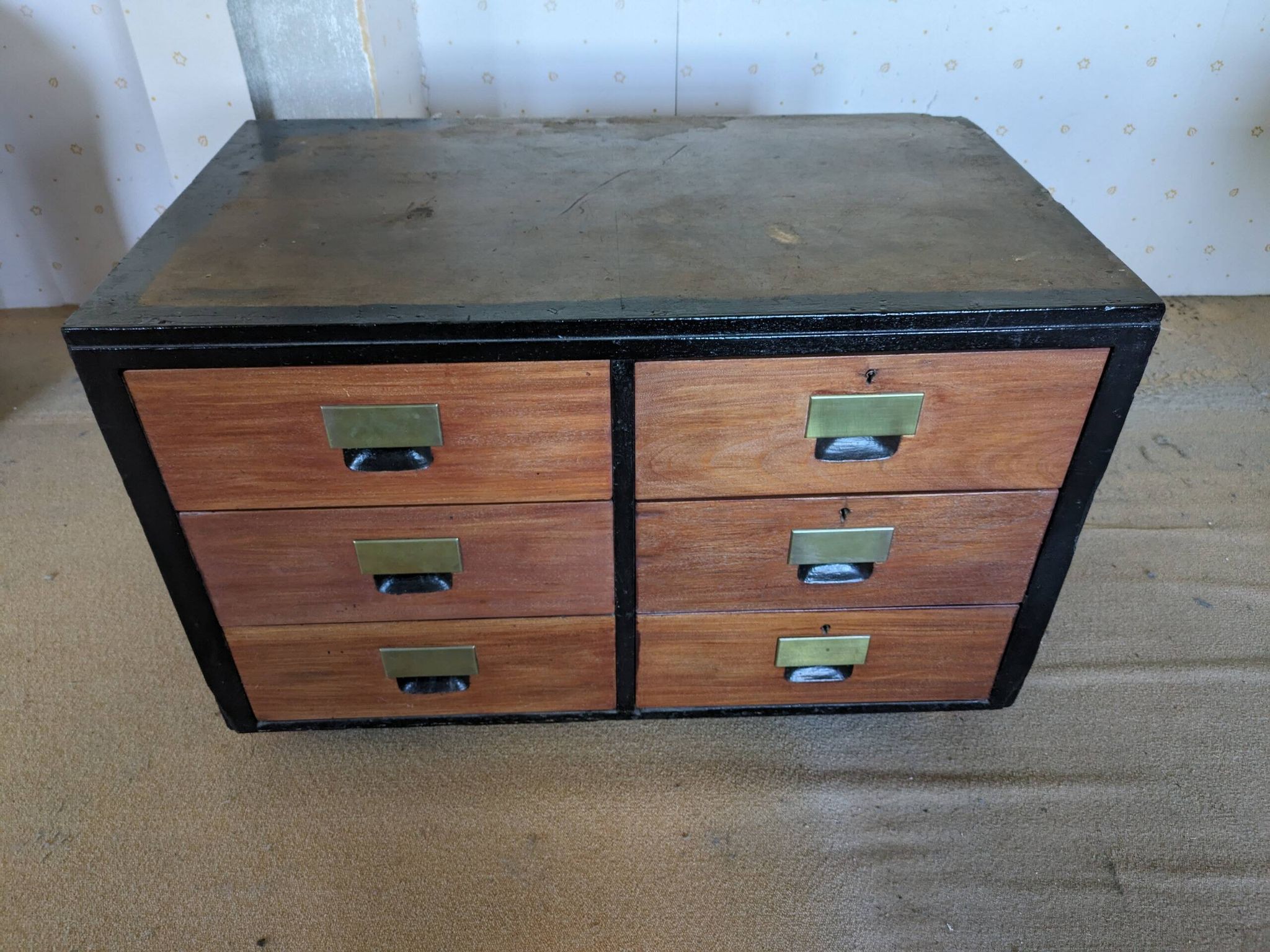Workshop furniture with drawer units.