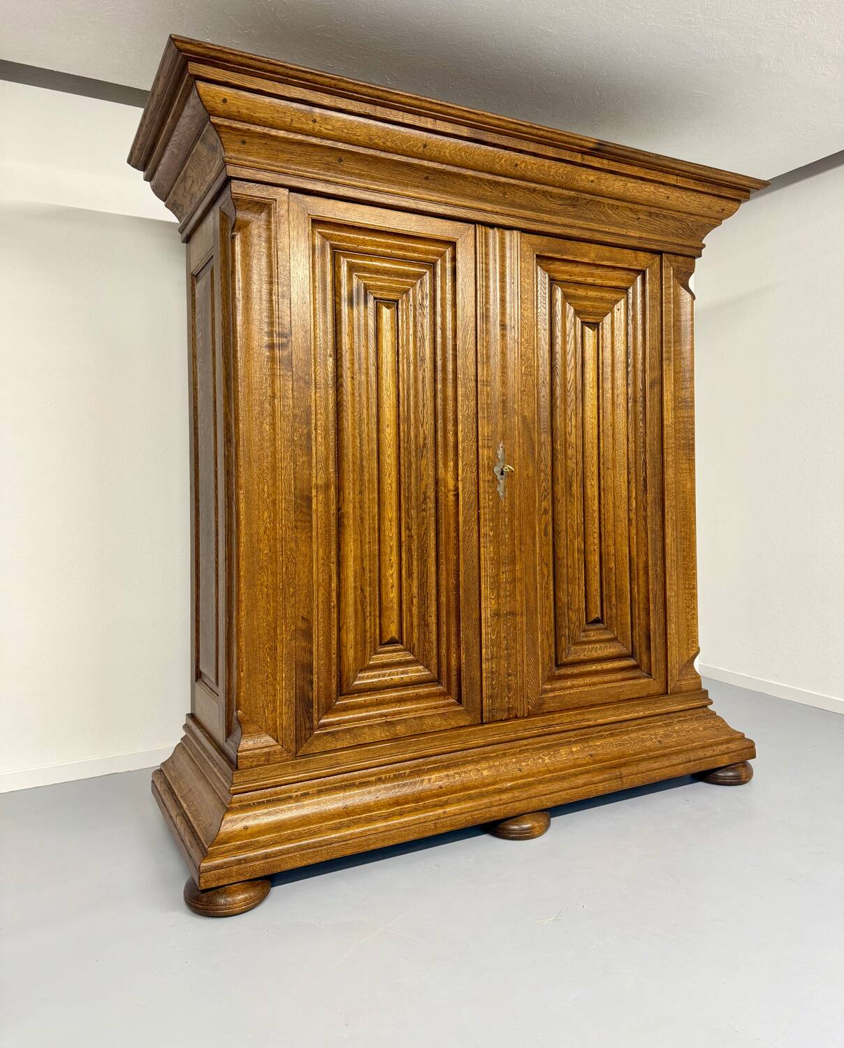 Frankfurt solid wood wardrobe geometric shape vintage wardrobe