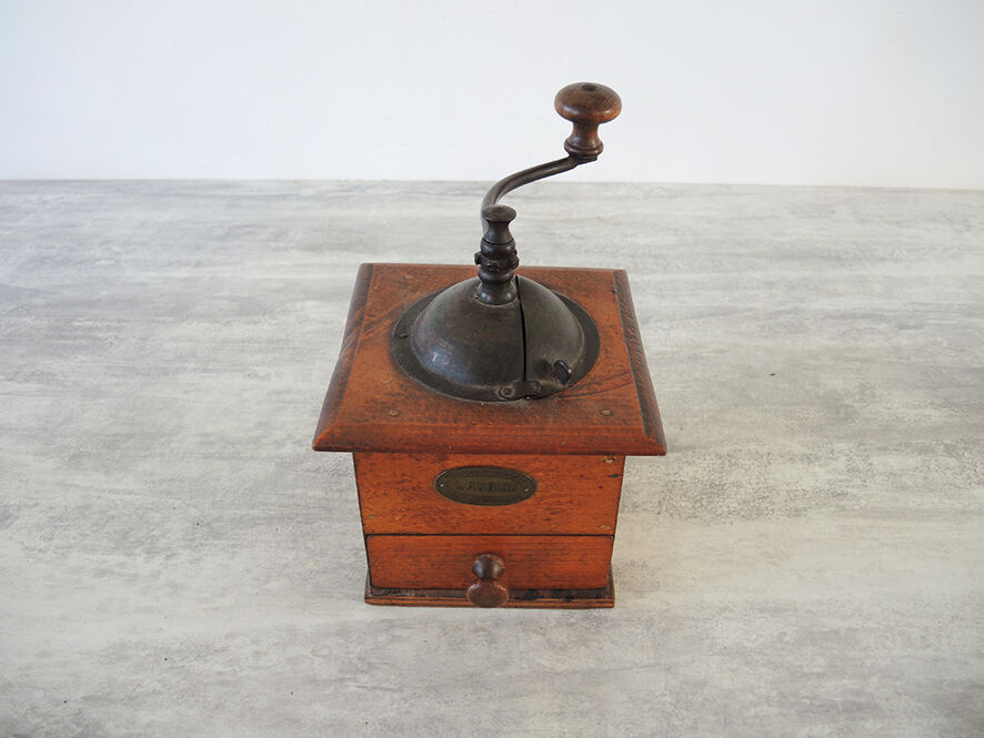 Old crank coffee mill laubion