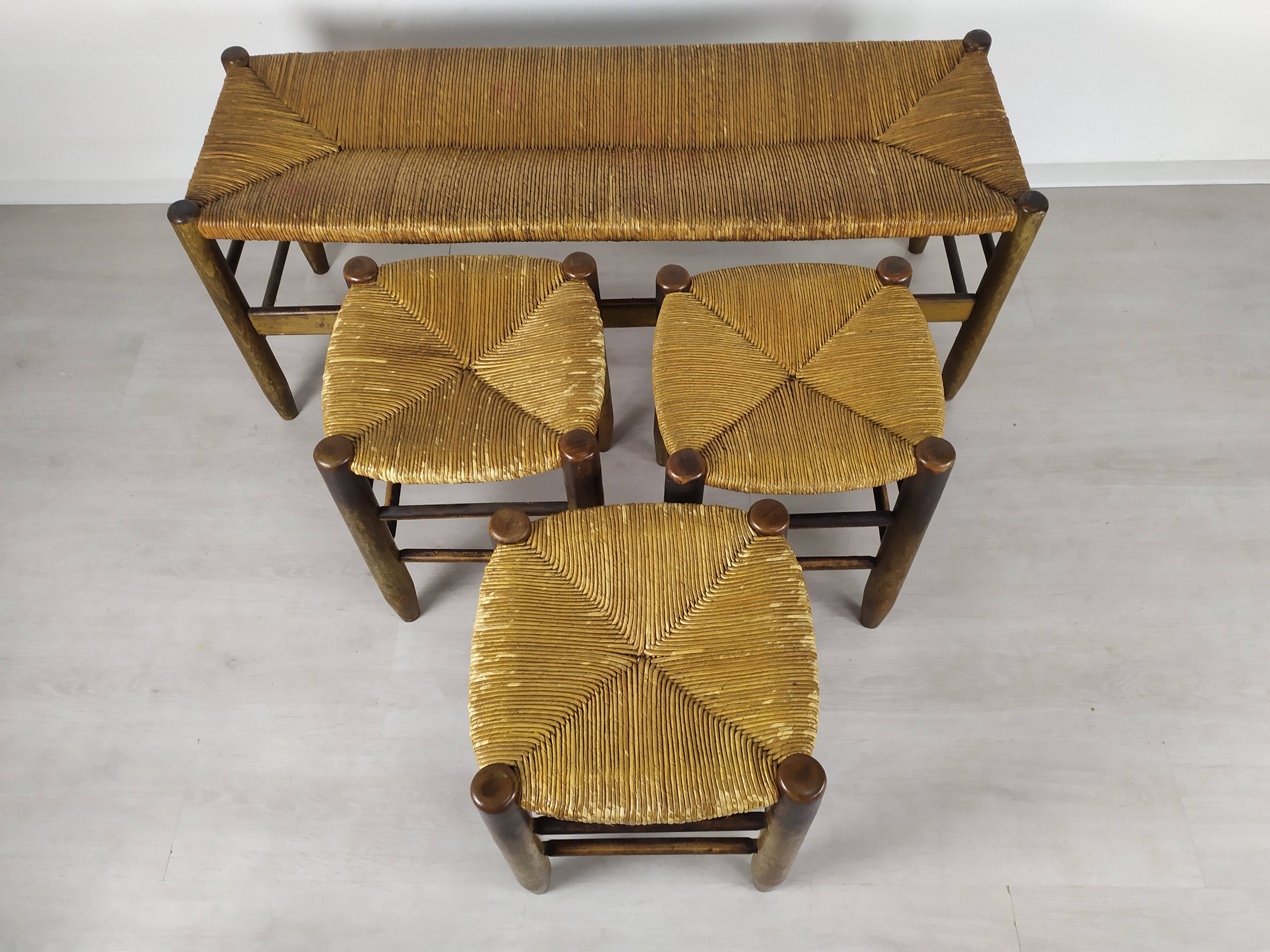 Tabourets et banquette paillé