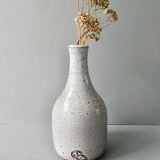 Sandstone vase bottle shaped by Norbert Pierlot in Ratilly