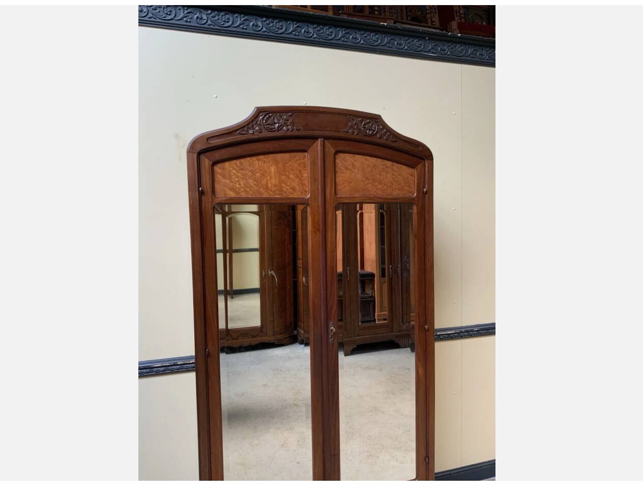 Armoire à linge - style Art nouveau