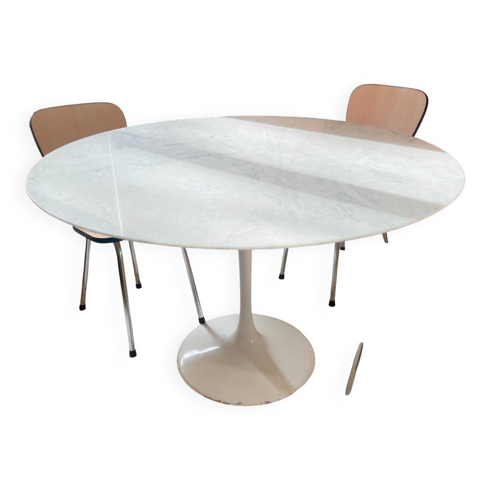 Tulip dining table in marble ø120cm