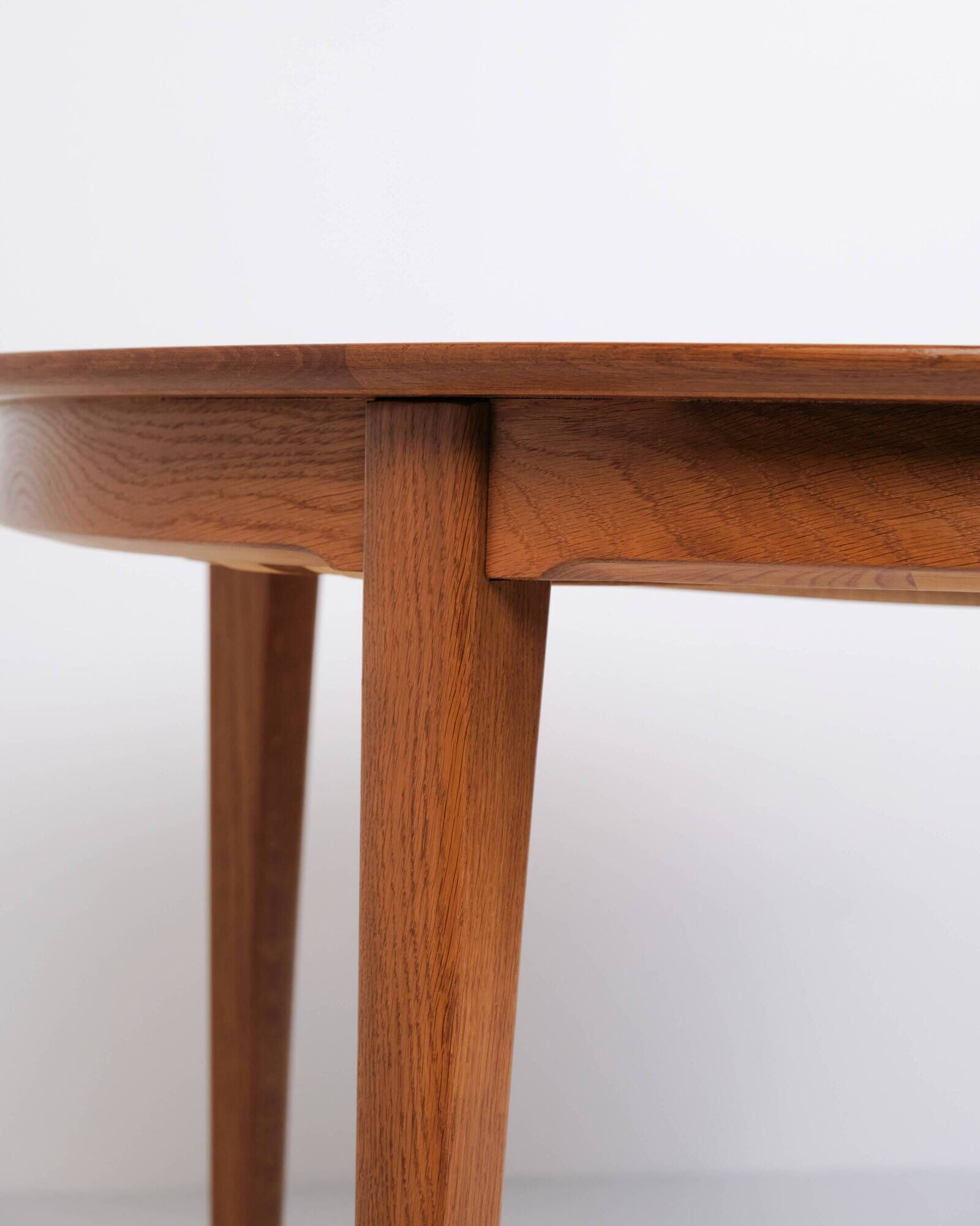 Dining table - Oak wood - Danish design - 1960s