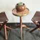 Ensemble de tabourets tripode teck et cuir