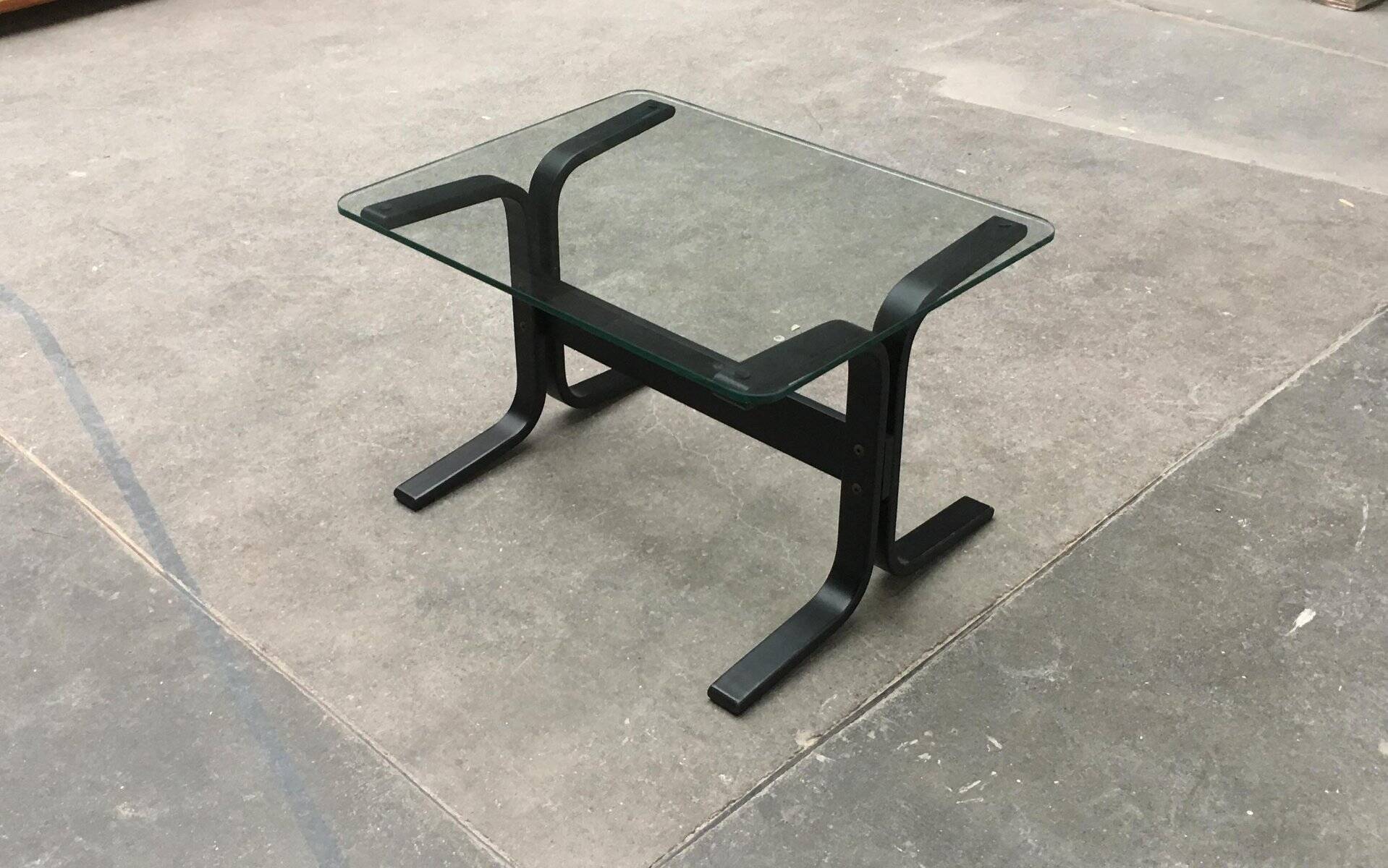Mid-century Norwegian Siesta glass side table by Ingmar Relling for Westnofa.