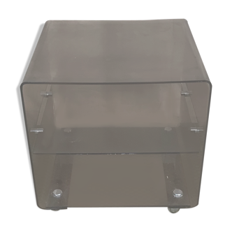 Table d’appoint en plexiglass design