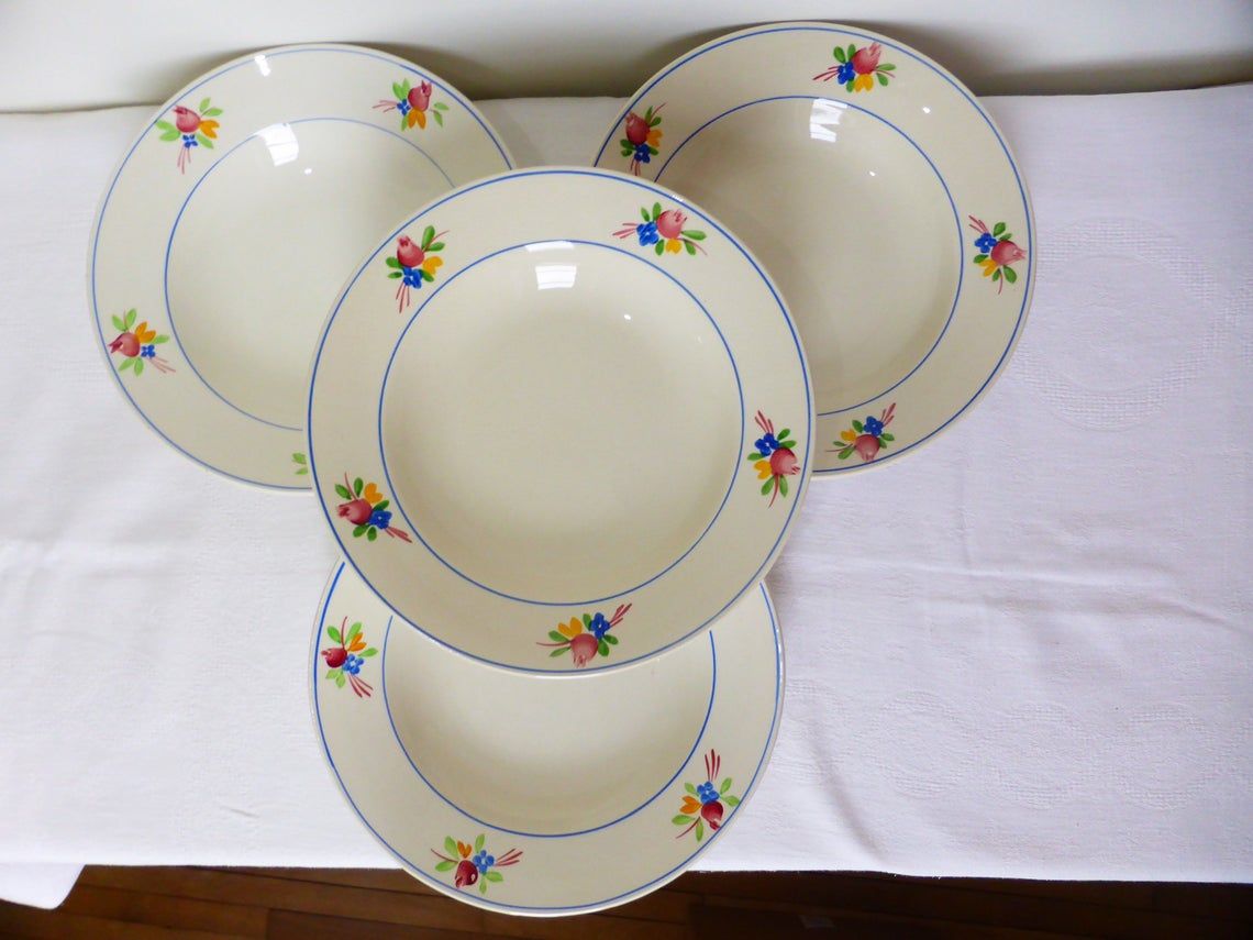 Set of 4 soup plates from the Gien factory, Nice model, in porcelain