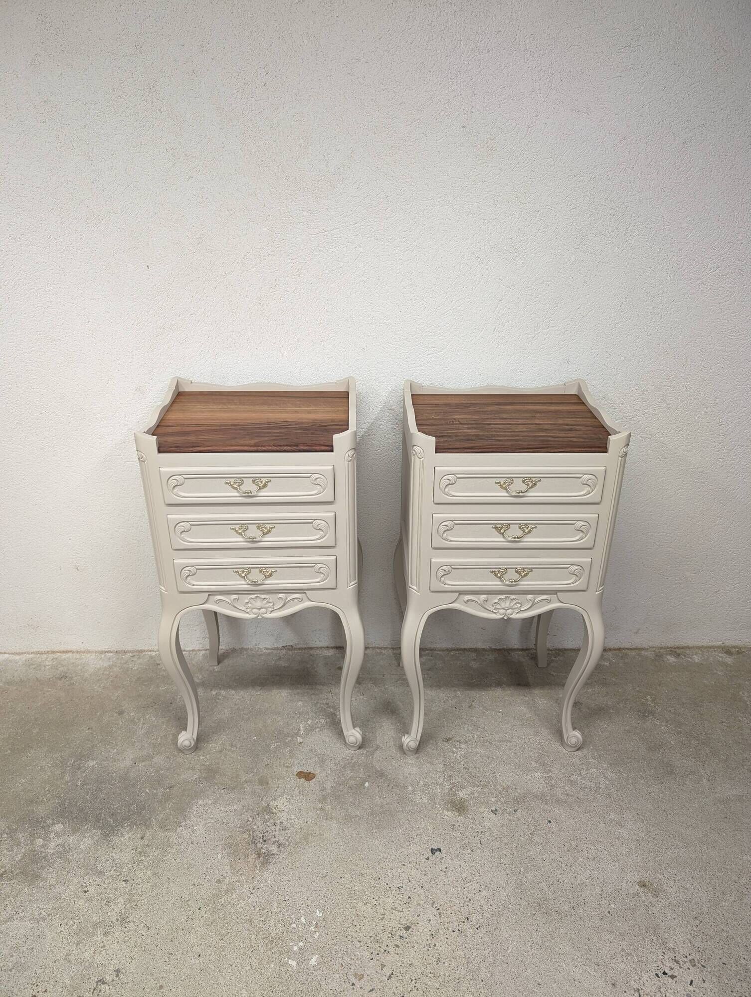 2 tables de chevet vintage en noyer