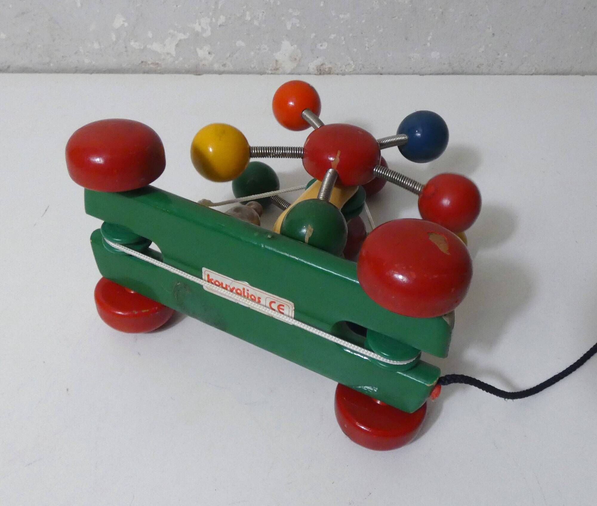 KOUVALIAS vintage wooden pull toy spoutnik multicolour balls
