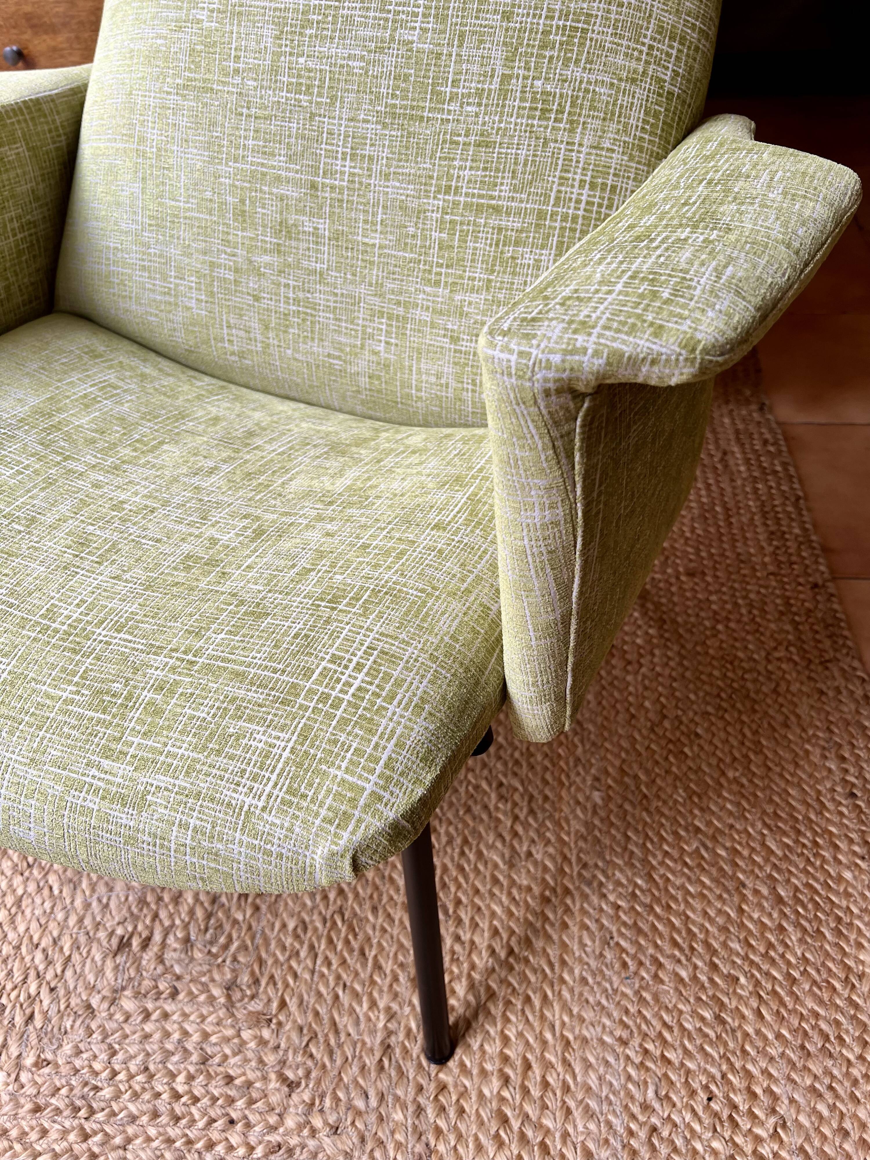 Renovated SK660 Pierre Guariche armchair
