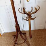 Baumann parrot coat rack