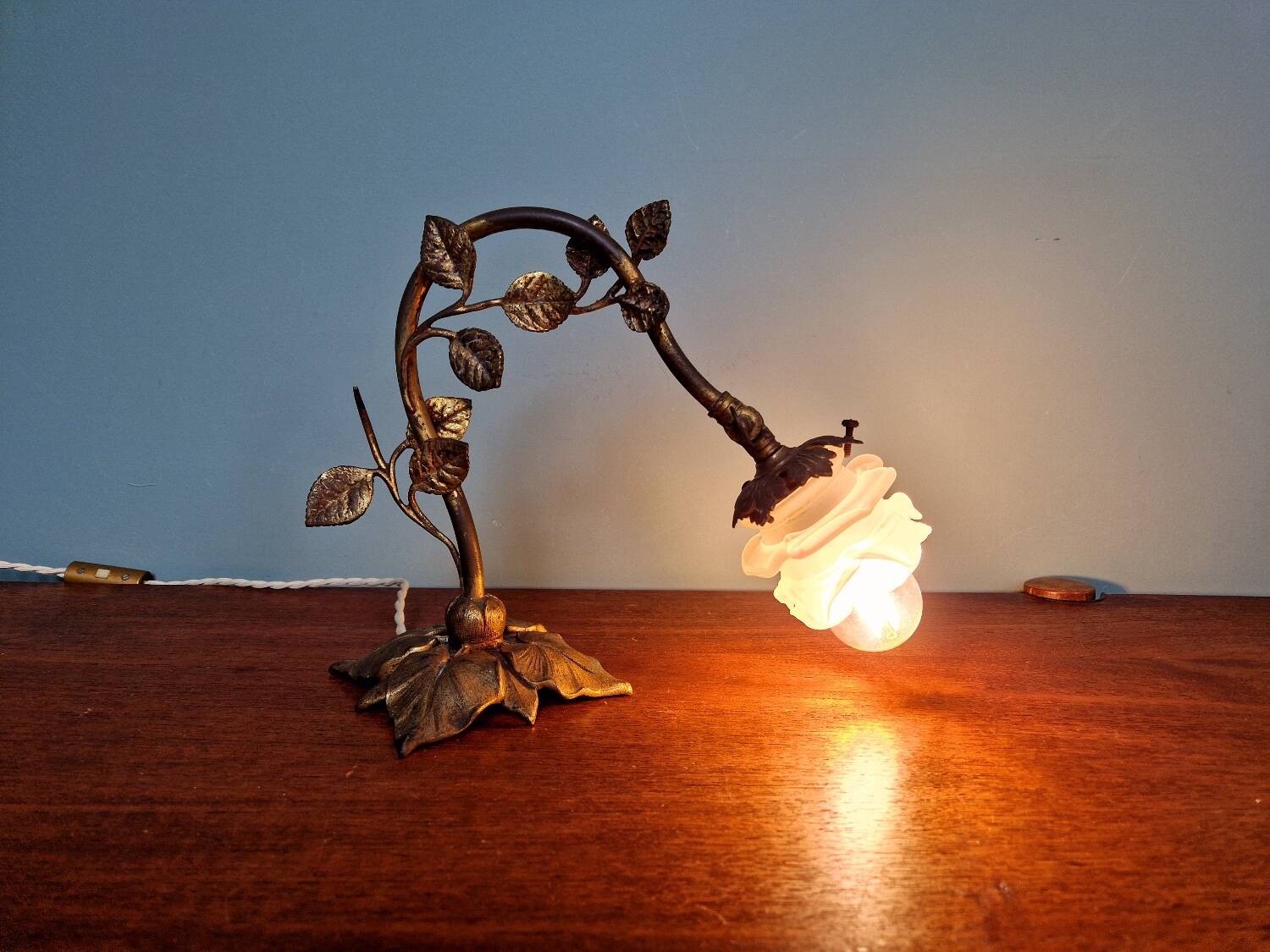 Gilt bronze table lamp, floral decoration, 1910s-20s