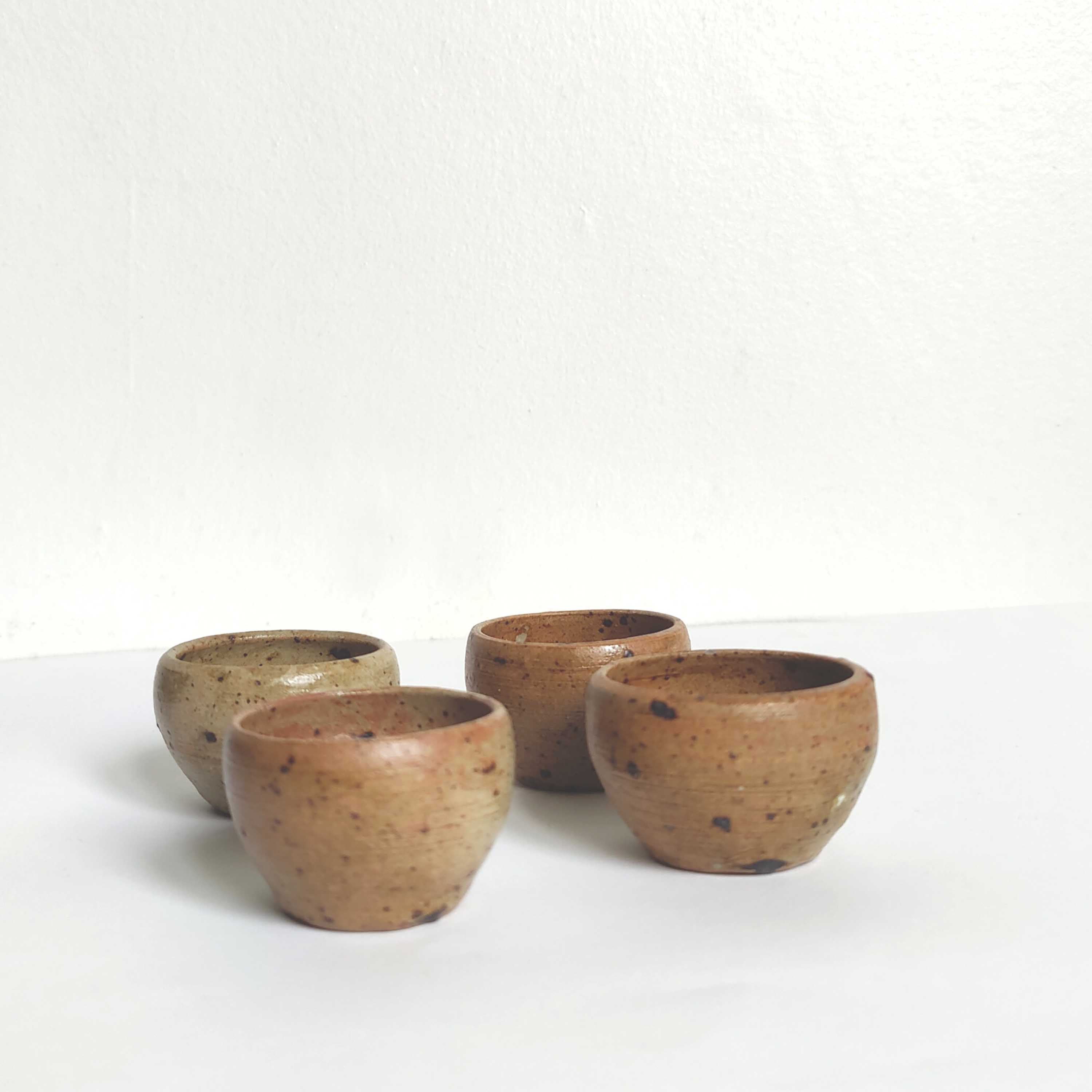 Set of 4 vintage stoneware shells