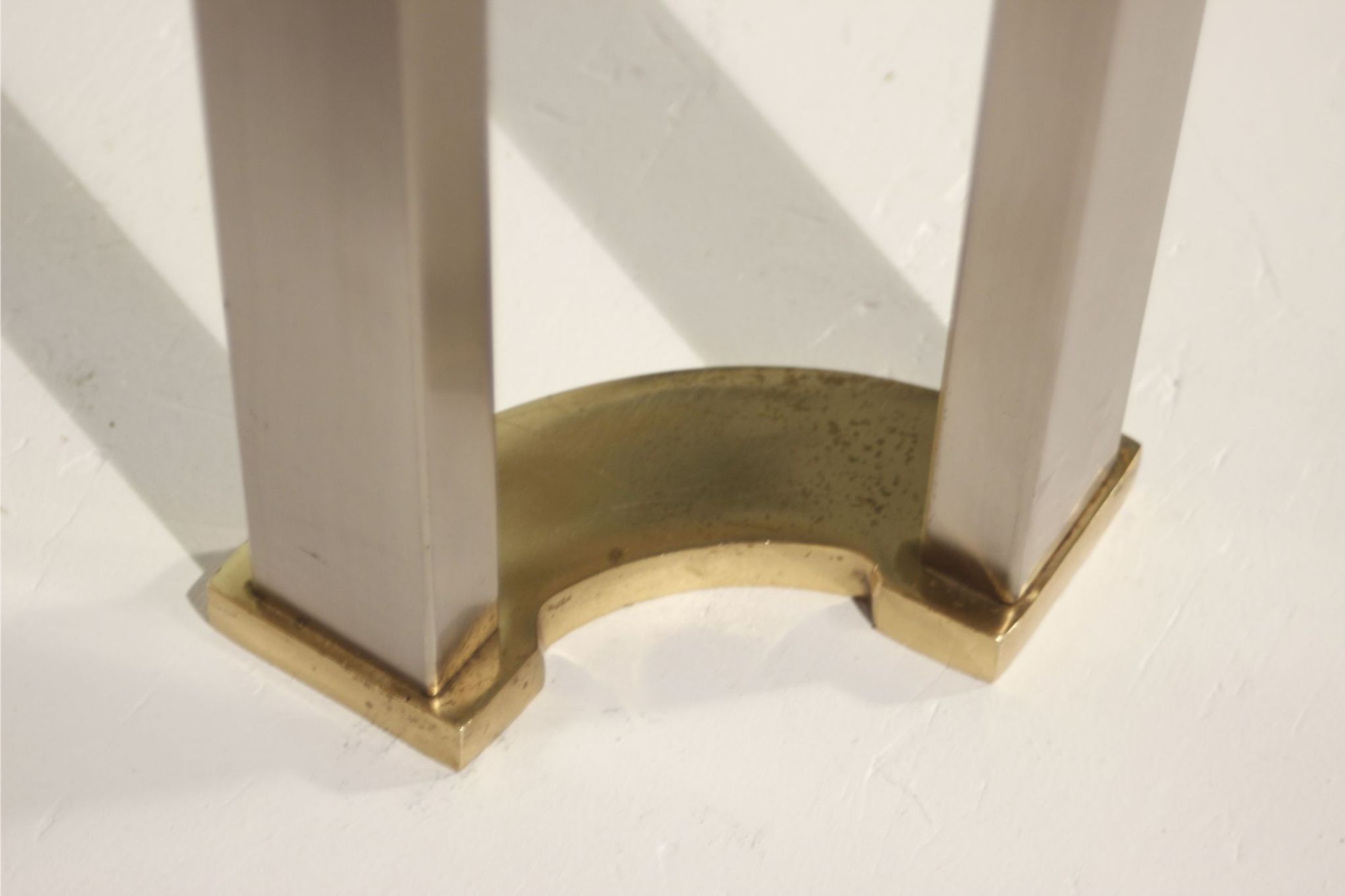 Table basse en bronze & verre trempé par Peter Ghyczy, 1970s