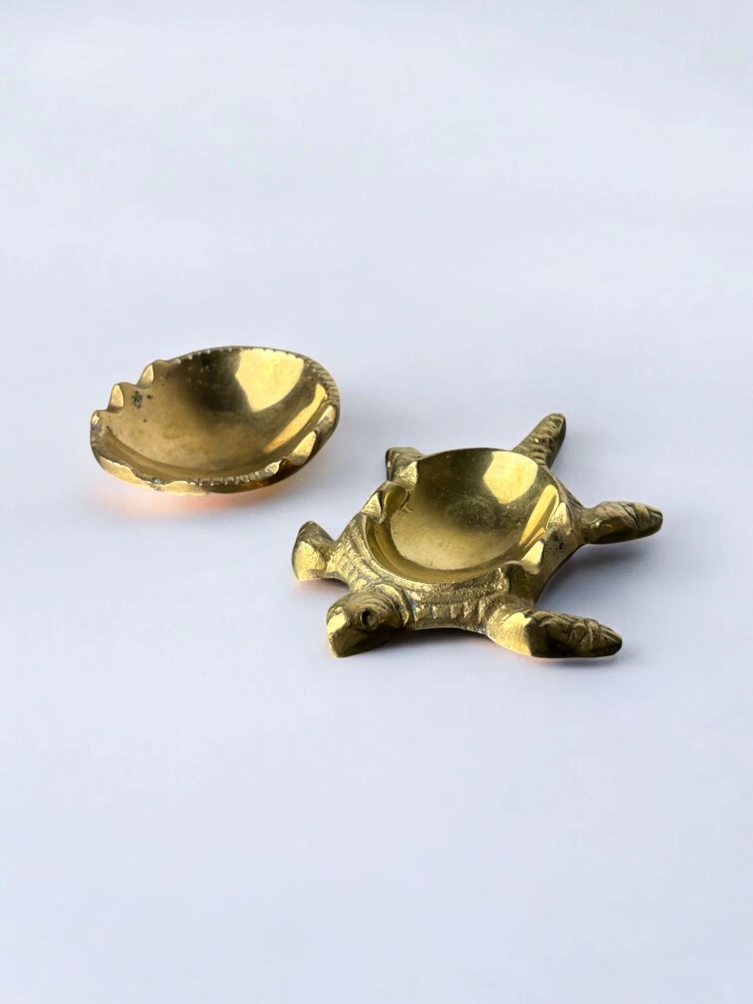 Regency turtle ashtray in bronze, Spain, 1980s