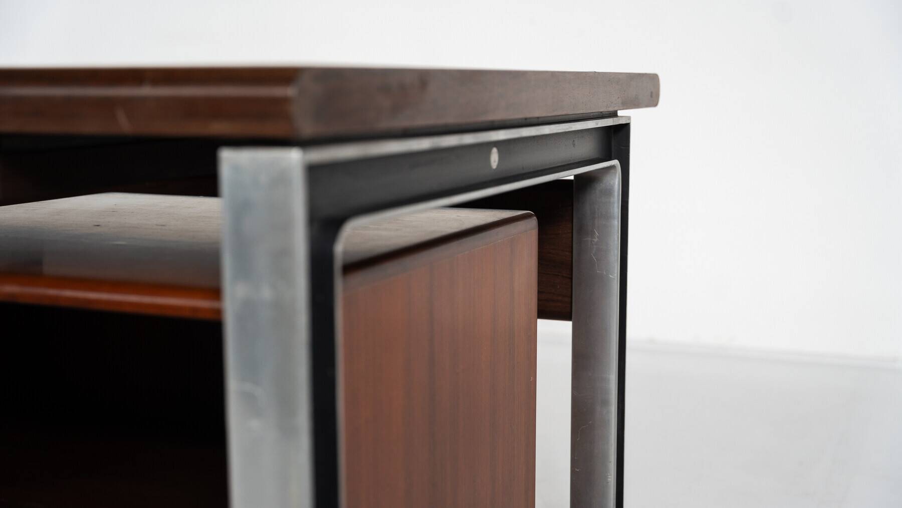 Mid-Century Modern T333 Desk by Oslvado Borsani and Eugenio Gerli for Tecno