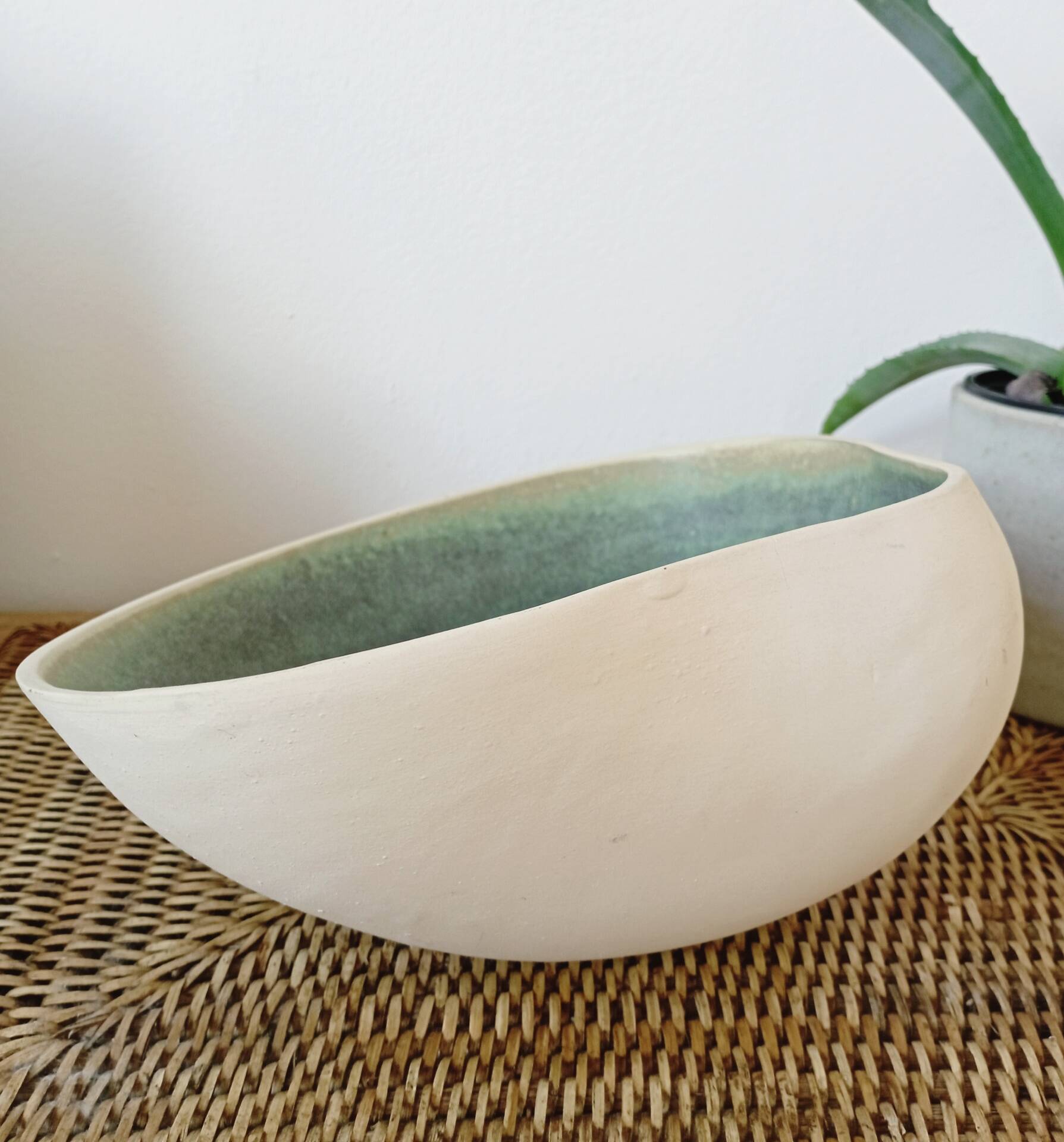 Large vintage shell in glazed ceramic