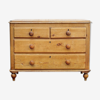 English dresser